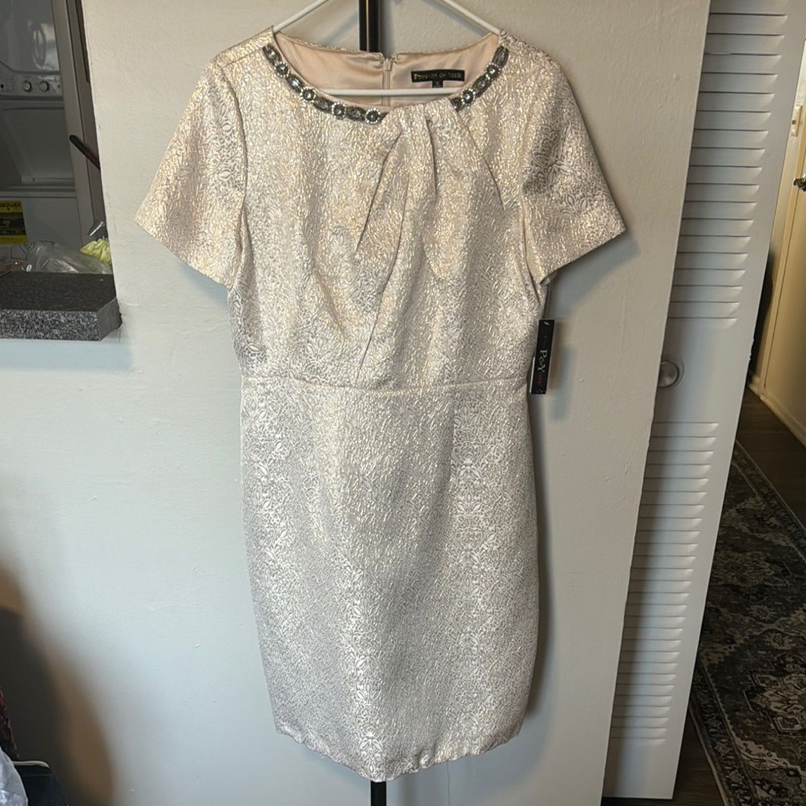 Preston & York Elegant Cream Dress with Embellished Neckline Size M / US 6-8 / IT 42-44 - 1 Preview