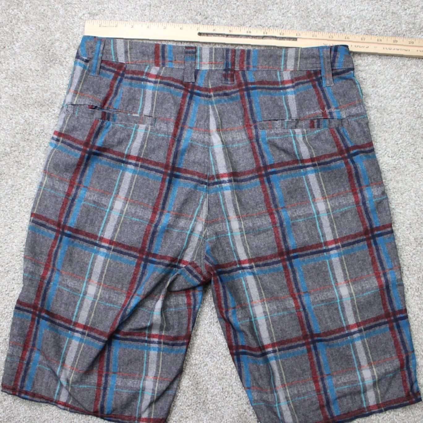 TravisMathew Travis Mathew Shorts Mens 32 Gray/Red/Blue Check Polyester Stretch Athletic Size US 32 / EU 48 - 6 Thumbnail