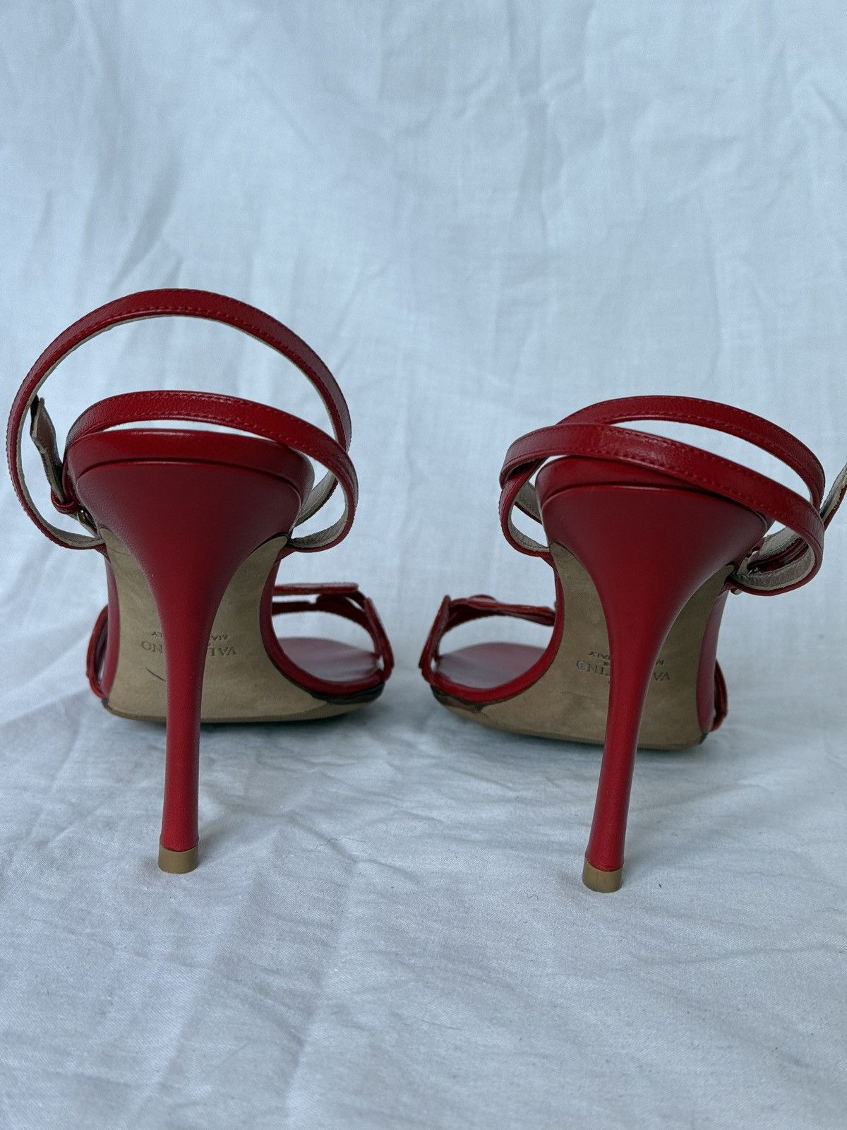 Valentino Iconic Valentino Garavani L’ Amour Hearts Heels Sandals Size US 7 / IT 37 - 7 Thumbnail