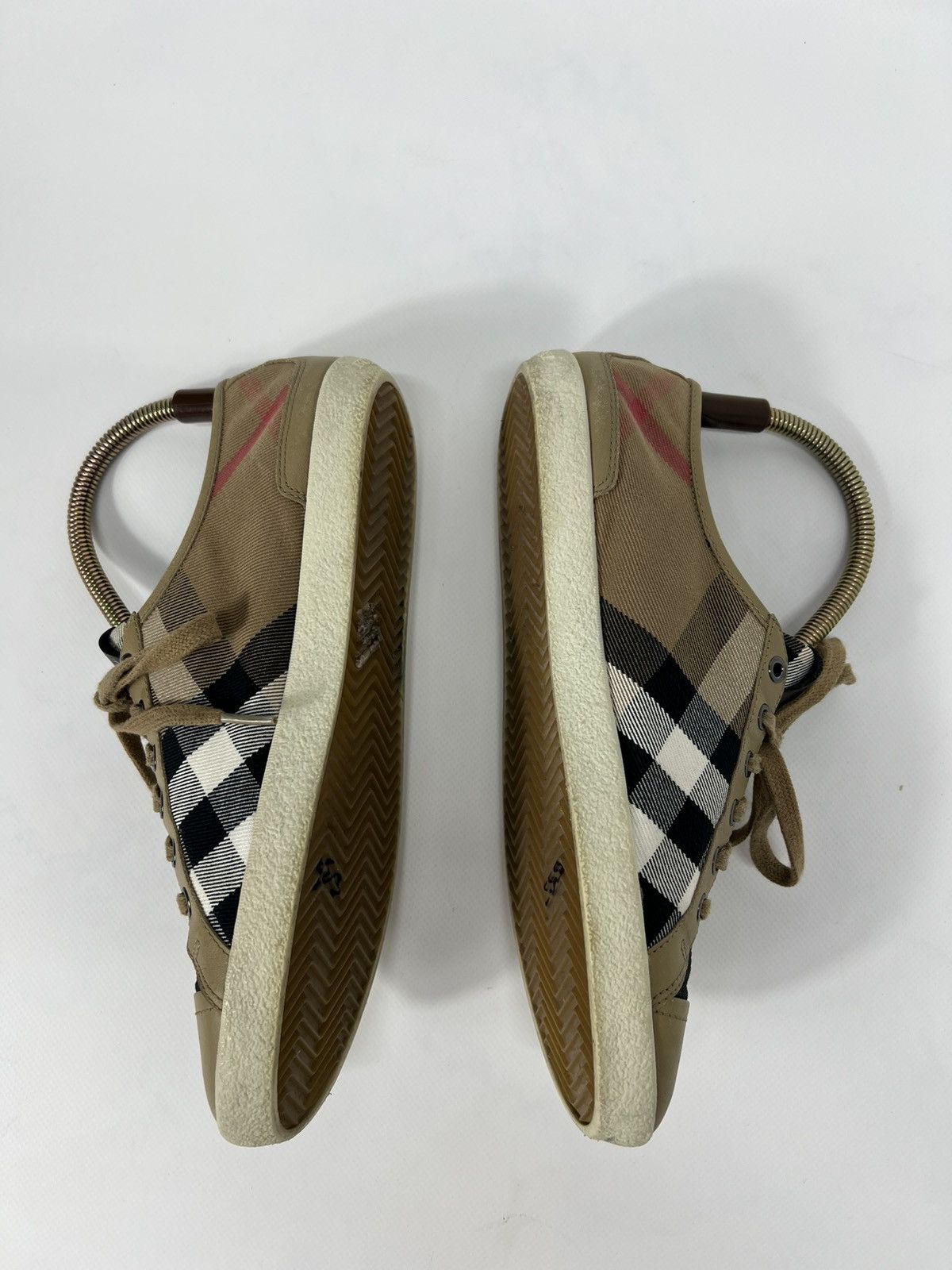 Burberry Vintage luxury Burberry Nova Check Sneaker Shoes Size 40 Size US 10 / IT 40 - 9 Thumbnail