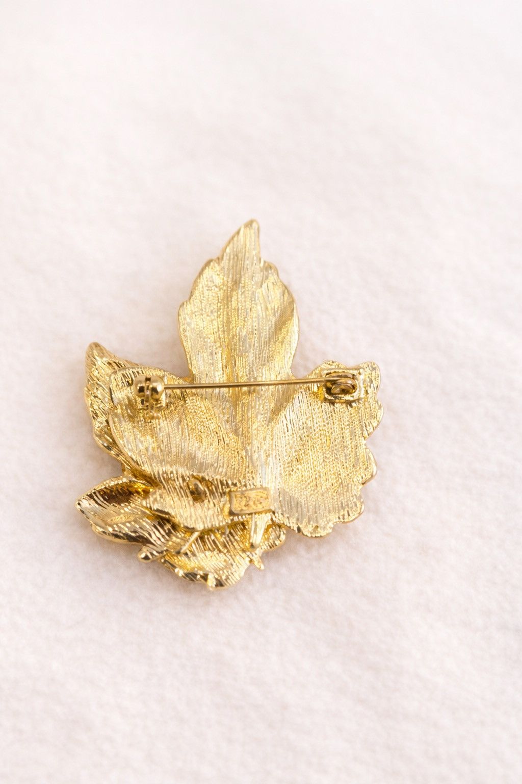 Other Vintage Karu Maple Leaf Brooch Signed KC Autumn Fall Pin Size ONE SIZE - 8 Thumbnail