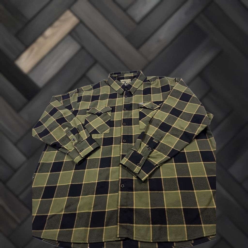 Vintage Dixxon The .223 Flannel Shirt Mens 4XL Green Black Plaid Long Sleeve Button-Up | Polyester | Button Closure | Pockets | 2 Chest Pockets | Mens Size US XXL / EU 58 / 5 - 1 Thumbnail