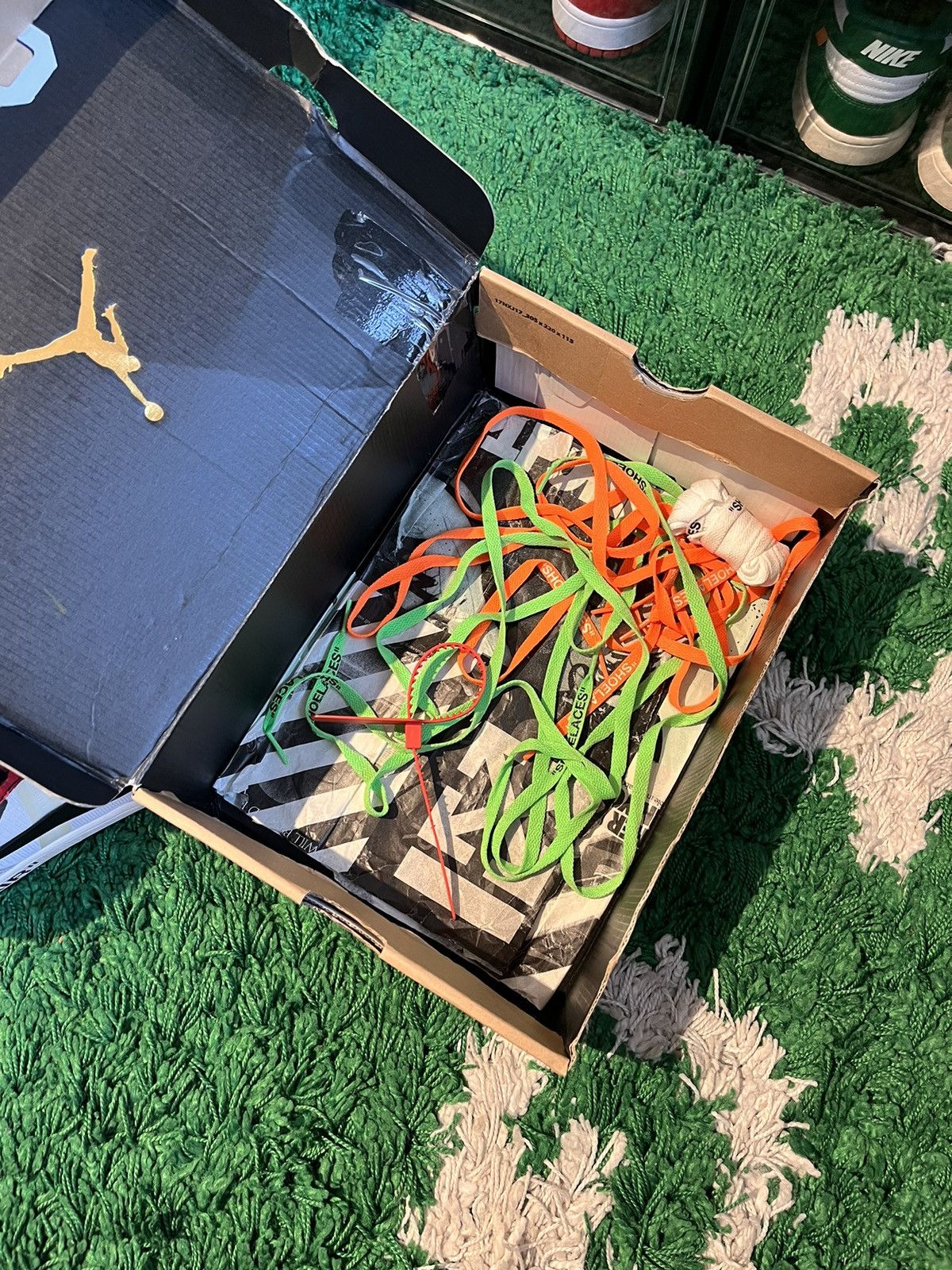 Nike Nike Jordan 1 Chicago Off-White Size US 9 / EU 42 - 6 Thumbnail