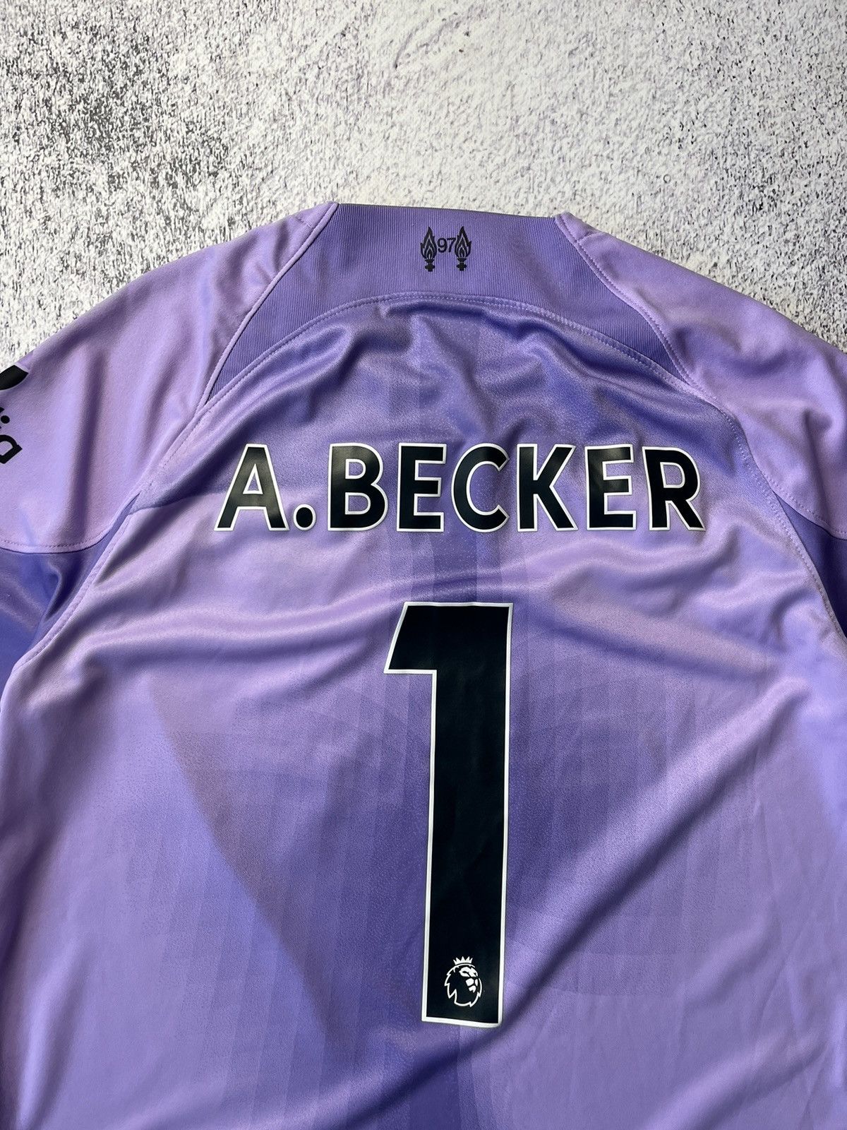 Vintage Nike Liverpool A.Becker #1 Goalkeeper Uniform 2022/23 Men's Size US M / EU 48-50 / 2 - 8 Thumbnail