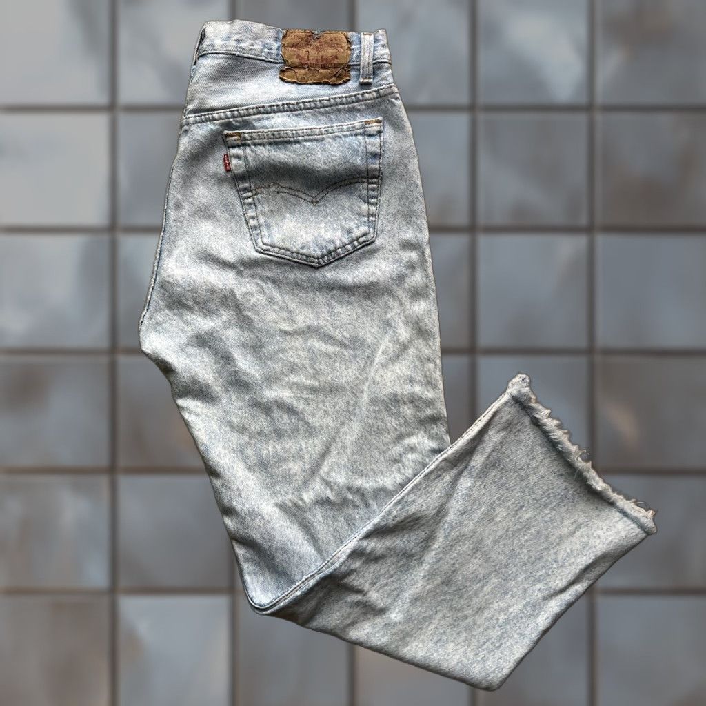 Levi's Vintage Levi's 501 Jeans 34x28 Blue Light Wash Distressed Denim USA 80s Western 5-Pocket Mens Jeans Size US 34 / EU 50 - 1 Thumbnail