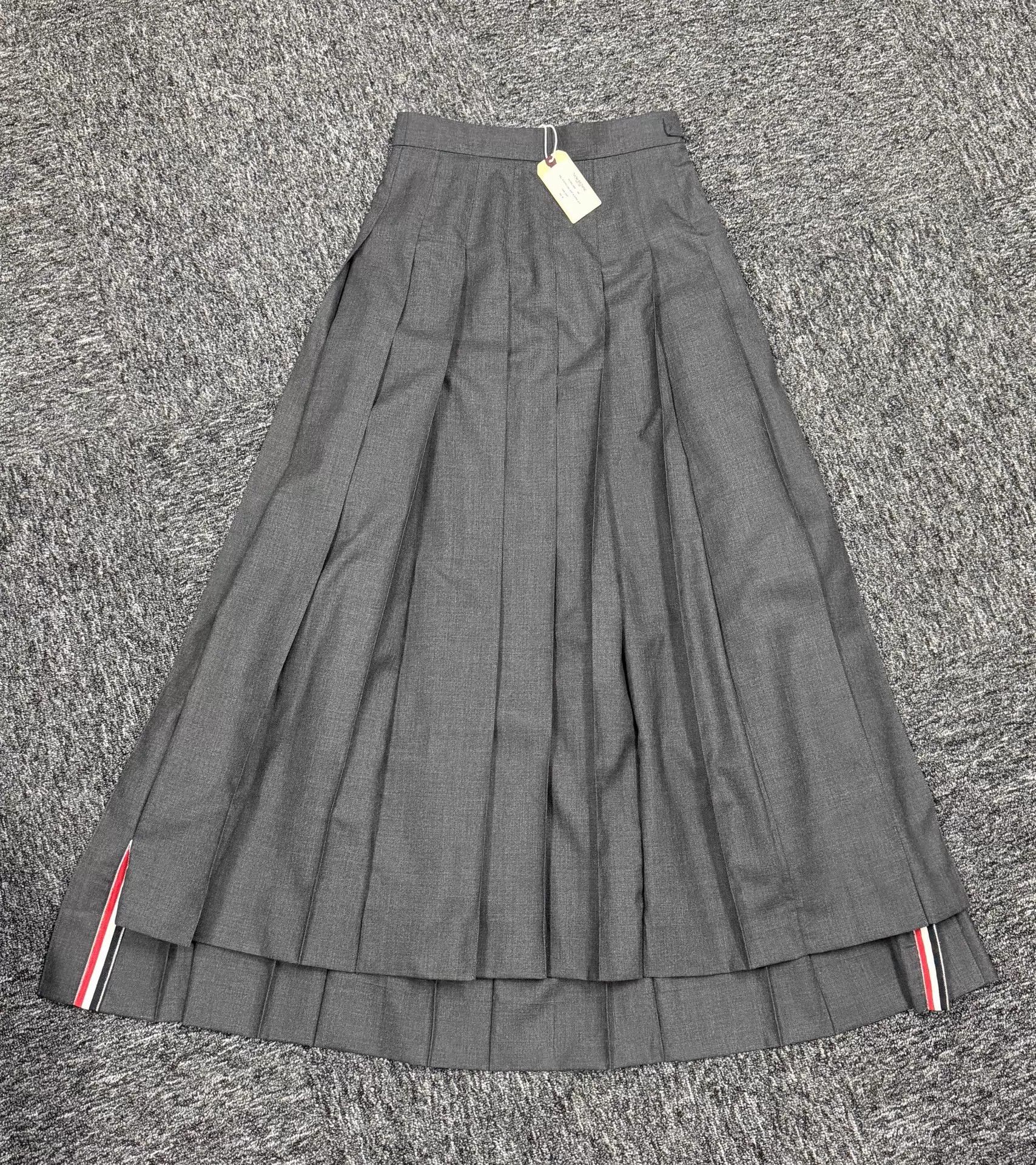 Thom Browne Thom Browne Women's Long Pleated Skirt Deep Gray 36 Size XS / US 0-2 / IT 36-38 - 3 Thumbnail