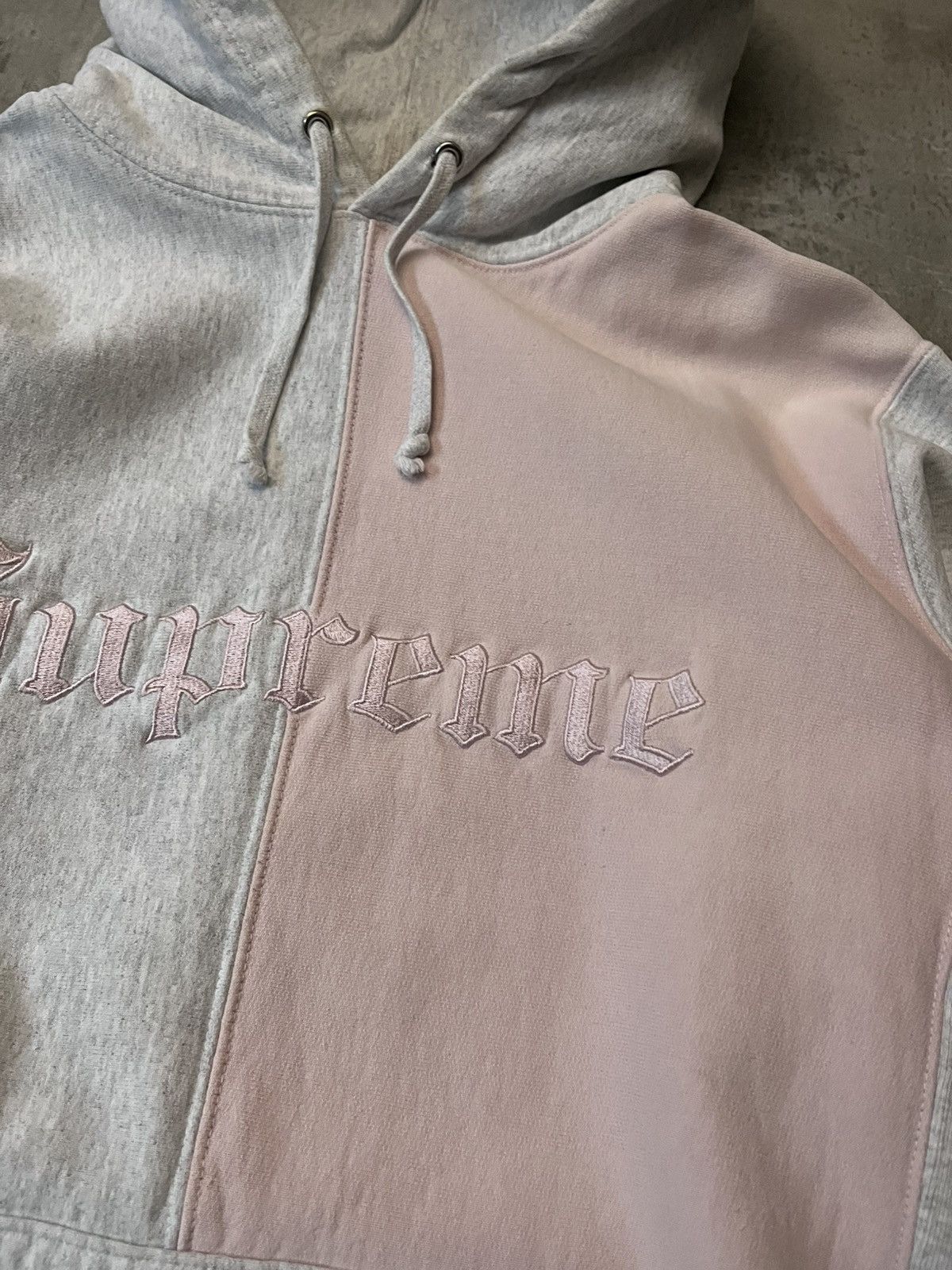 Supreme Supreme F/W 2017 Split English logo hoodie pink grey Size US M / EU 48-50 / 2 - 3 Thumbnail