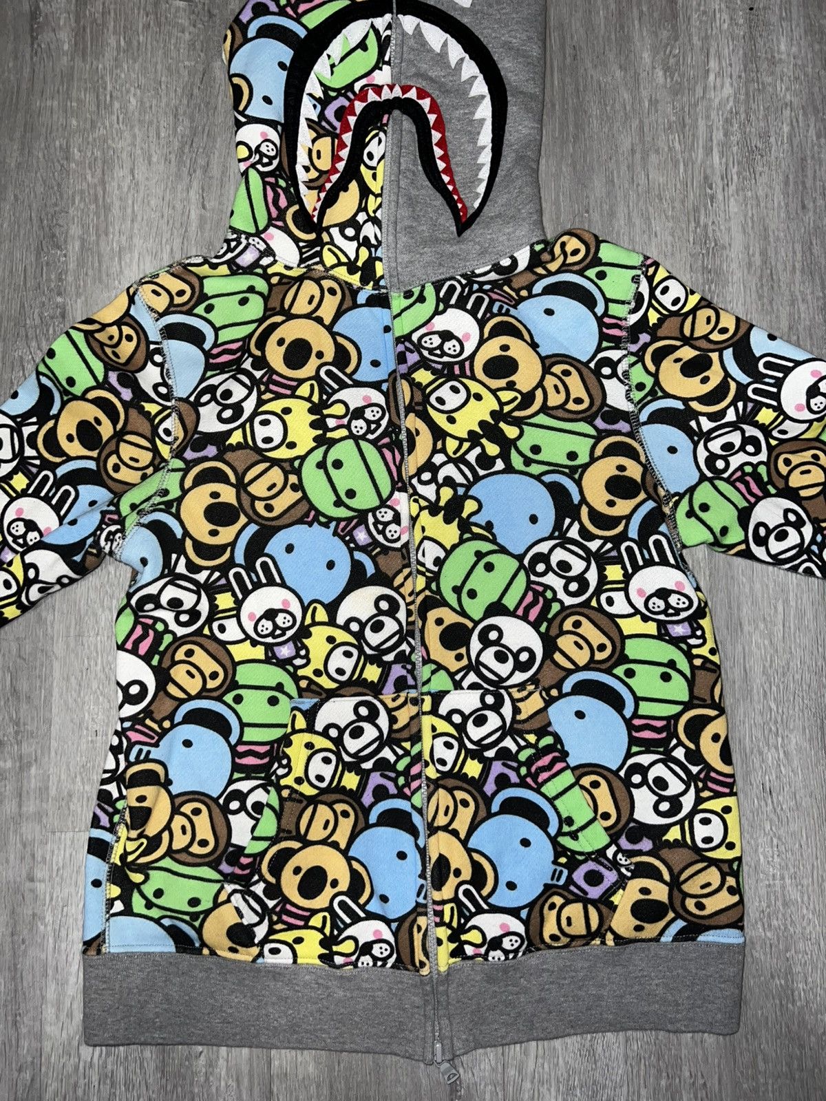 Bape BAPE MILO ALL FRIENDS Shark Full Zip Hoodie Size XS / US 0-2 / IT 36-38 - 4 Thumbnail