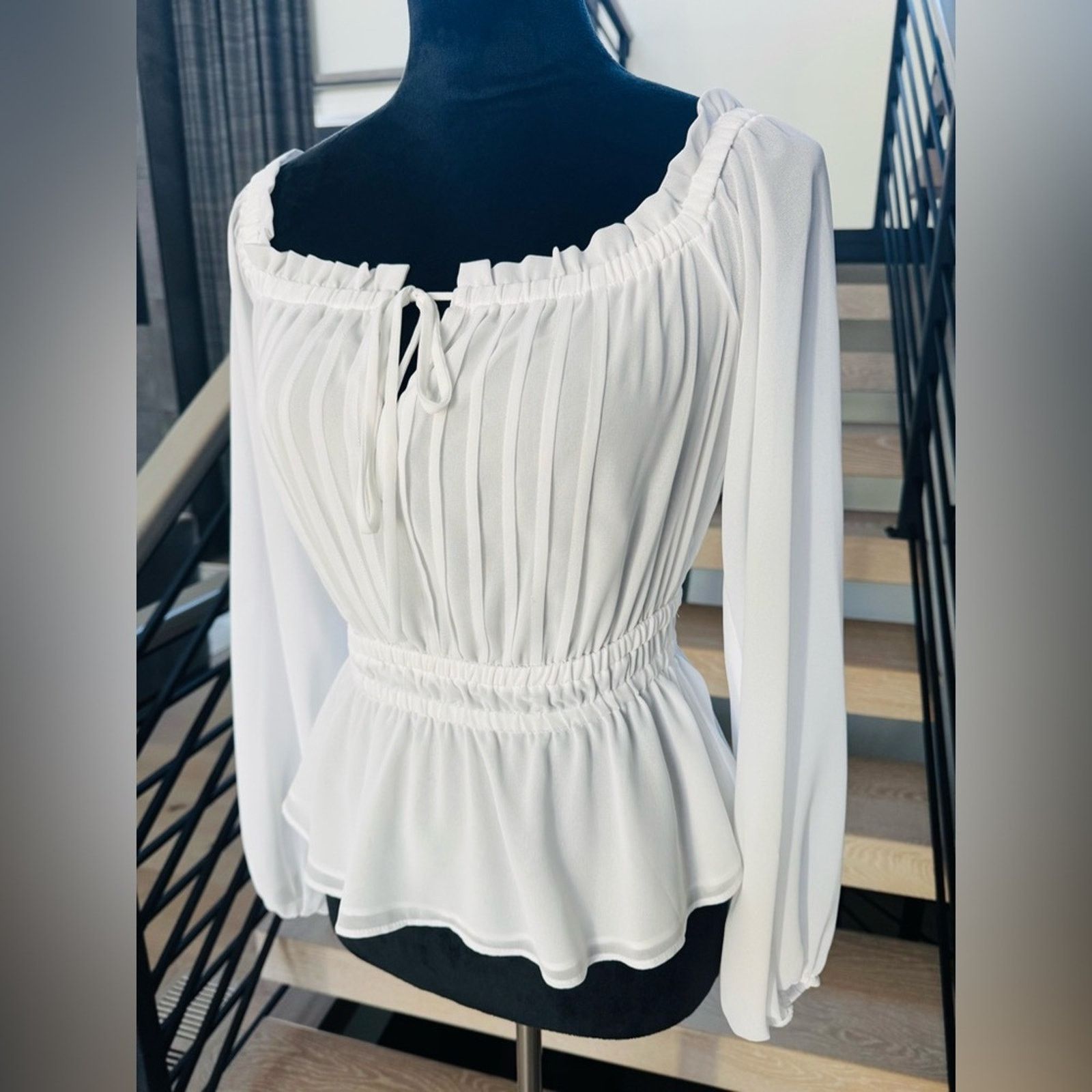 Guess New Guess Elegant White Off-Shoulder Blouse size S Size S / US 4 / IT 40 - 5 Thumbnail
