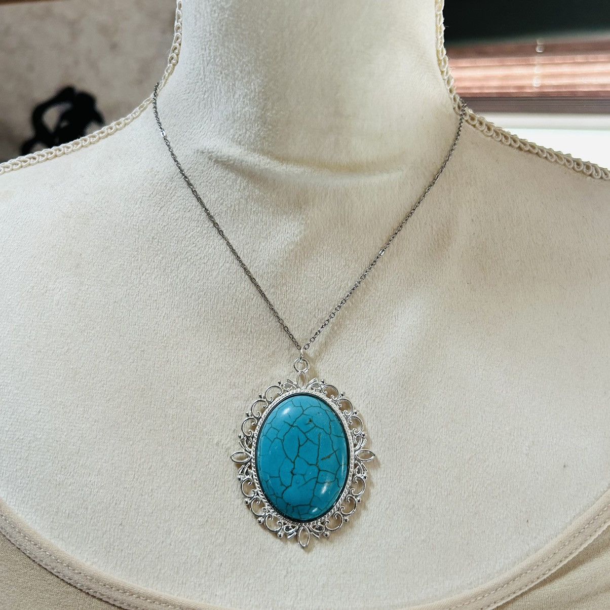Handmade Handcrafted turquoise dyed howlite cabochon stone necklace Size ONE SIZE - 3 Thumbnail