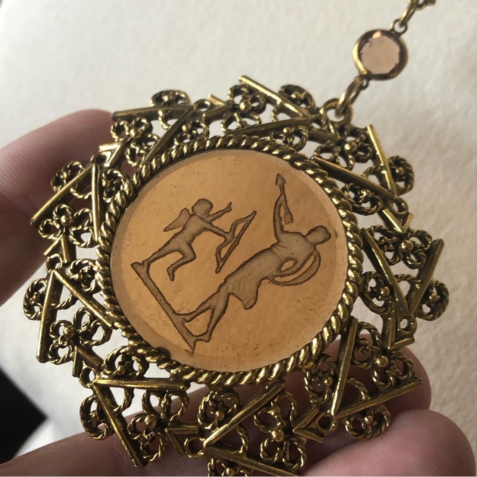 Vintage Vintage Goldette large glass intaglio Cupid cameo necklace Size ONE SIZE - 2 Thumbnail