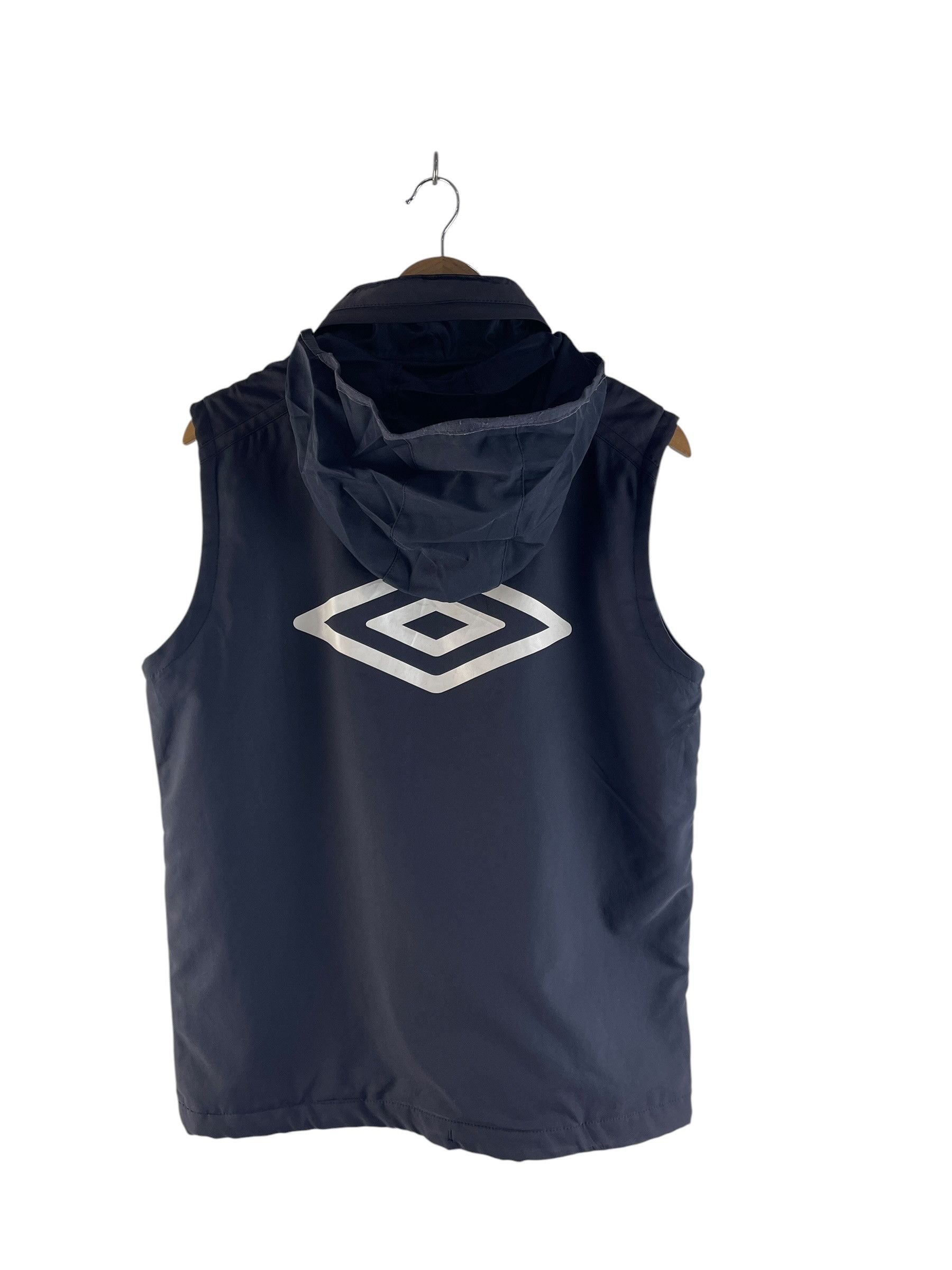 Umbro Vintage Umbro England Nationwide Training Vest Hooded 2000s Size US M / EU 48-50 / 2 - 8 Thumbnail