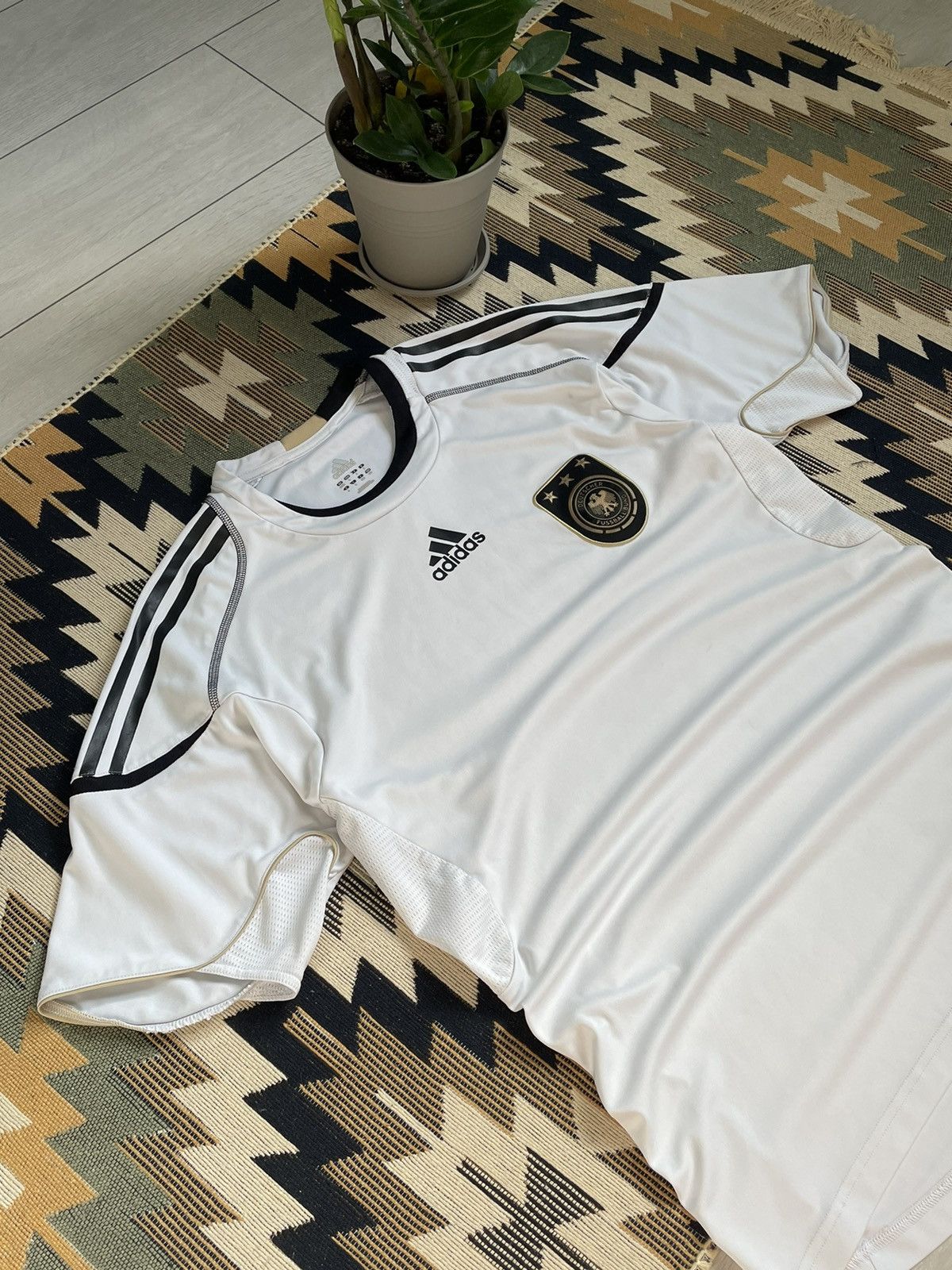 Adidas × Vintage Vintage Adidas Germany 2010/11 Home Jersey Size US L / EU 52-54 / 3 - 5 Thumbnail