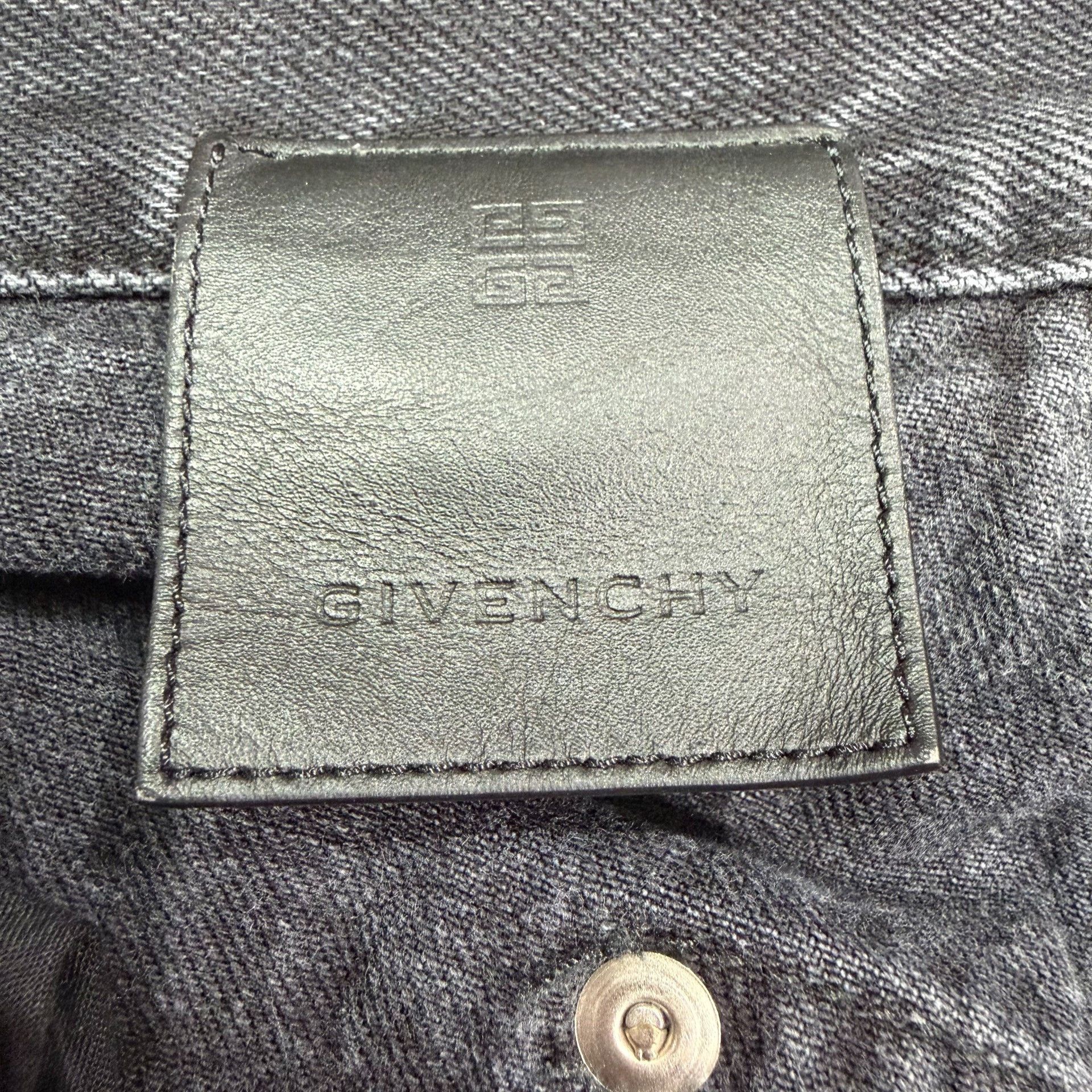 Givenchy Givenchy Runway 4G Zipper Denim Shorts Size US 31 - 7 Thumbnail