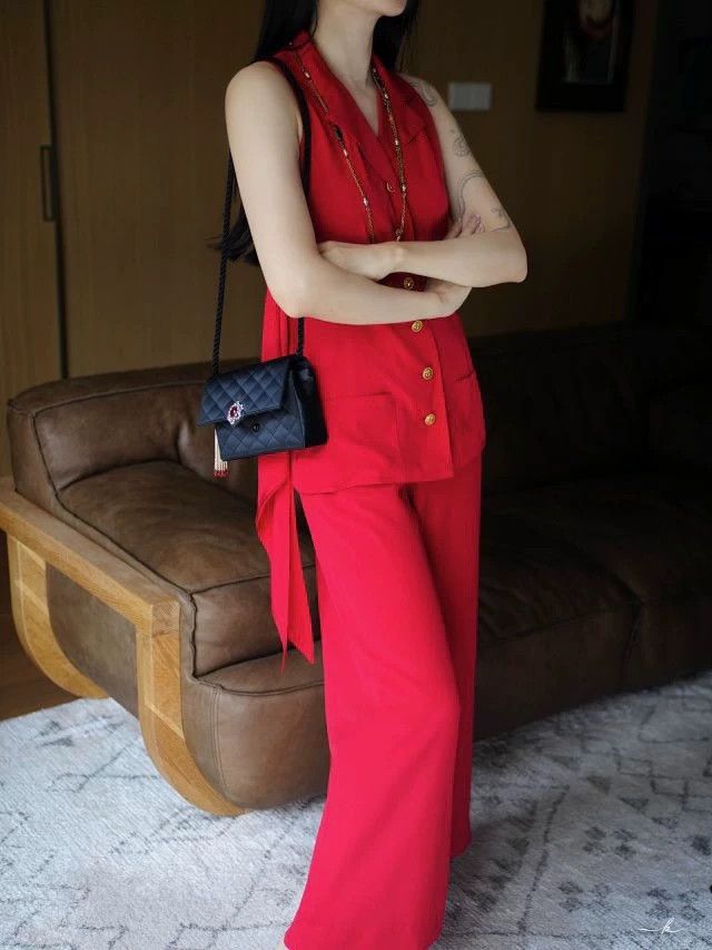 Chanel Chanel Vintage Wine Red Silk Wide Leg Set 38 Clover Buttons Size S / US 4 / IT 40 - 4 Thumbnail