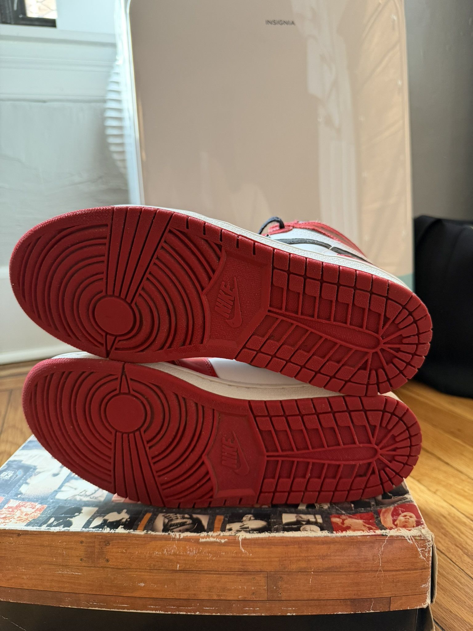 Jordan Brand Original 1994 Nike Air Jordan 1 Chicago Retro High OG Size US 10 / EU 43 - 4 Thumbnail