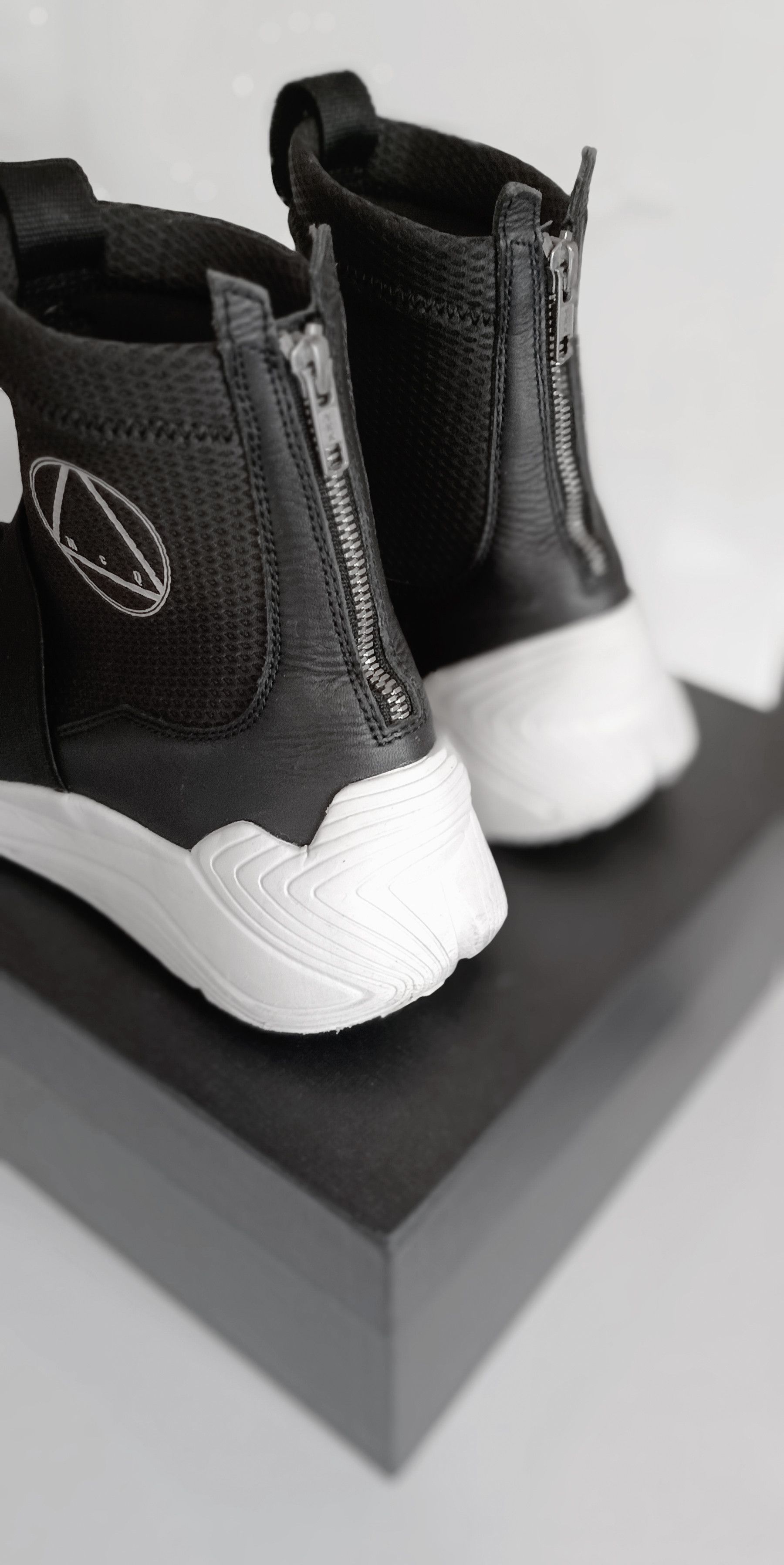 Alexander McQueen × McQ Alexander McQueen McQ Alexander McQueen Men's Hikaru Trainers 'Black' DS Size US 11 / EU 44 - 11 Thumbnail