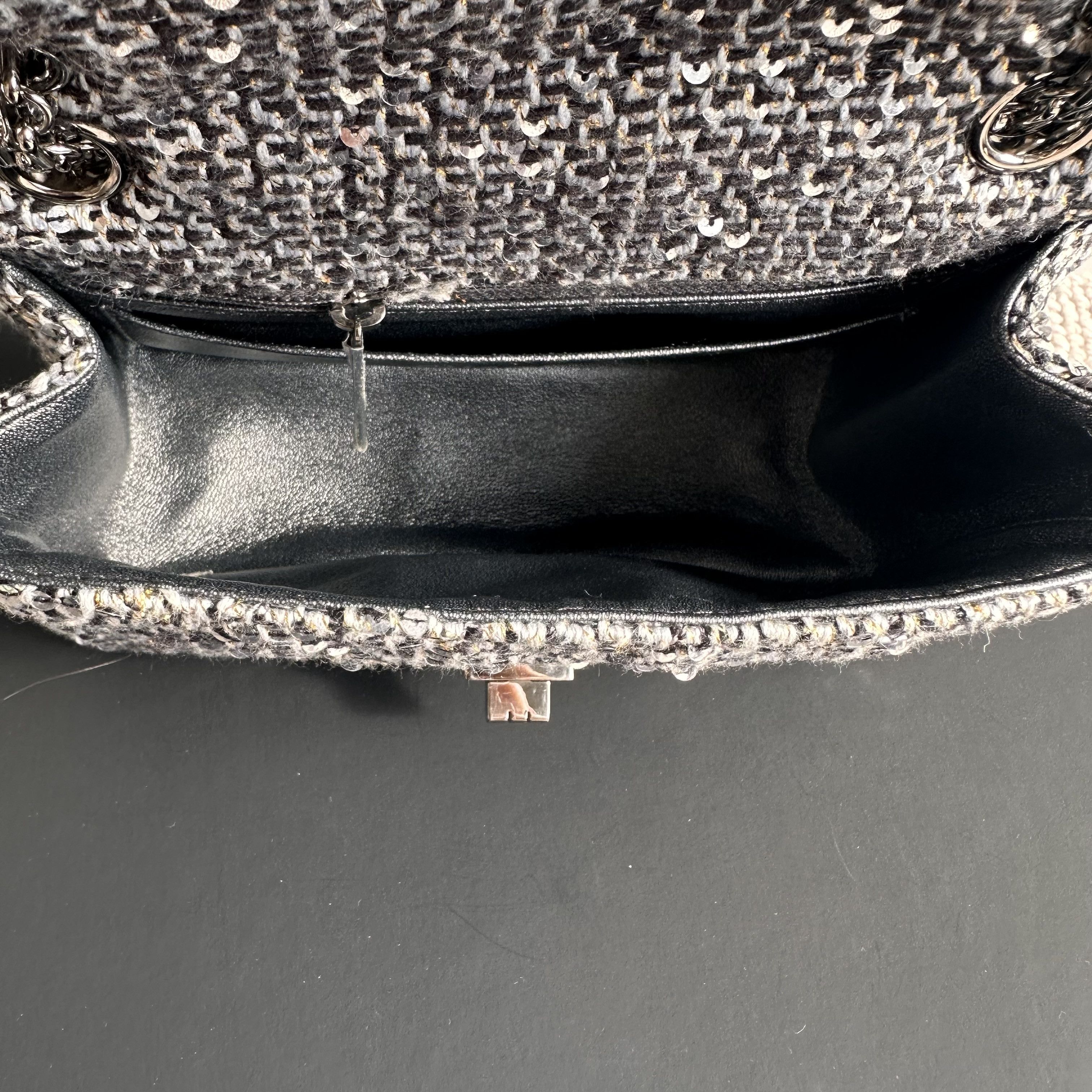 Chanel CHANEL 2.55 Reissue Mini bag in Tweed and sequins Size ONE SIZE - 6 Thumbnail