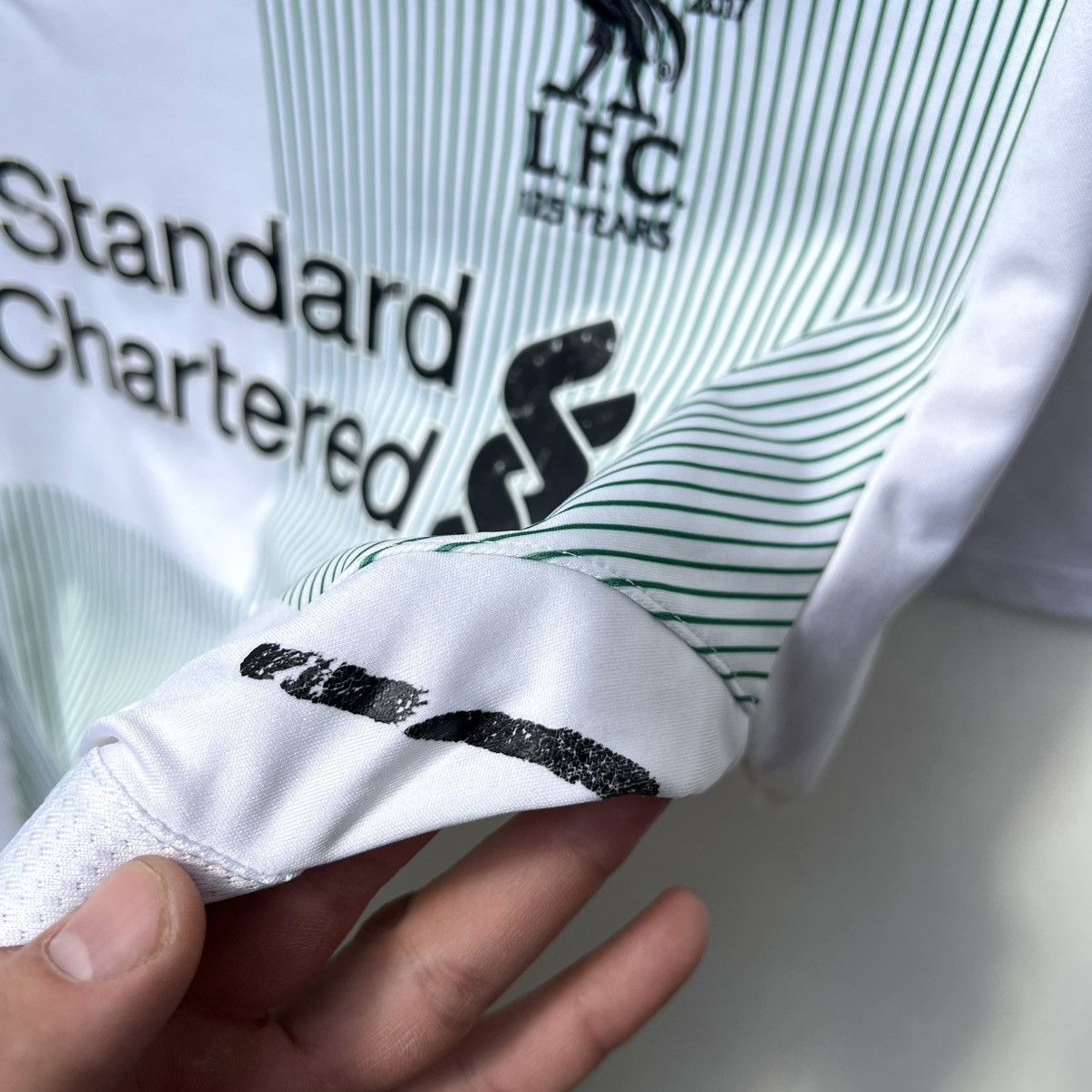 New Balance New balance FC Liverpool 2017 2018 soccer football jersey Size US M / EU 48-50 / 2 - 7 Thumbnail