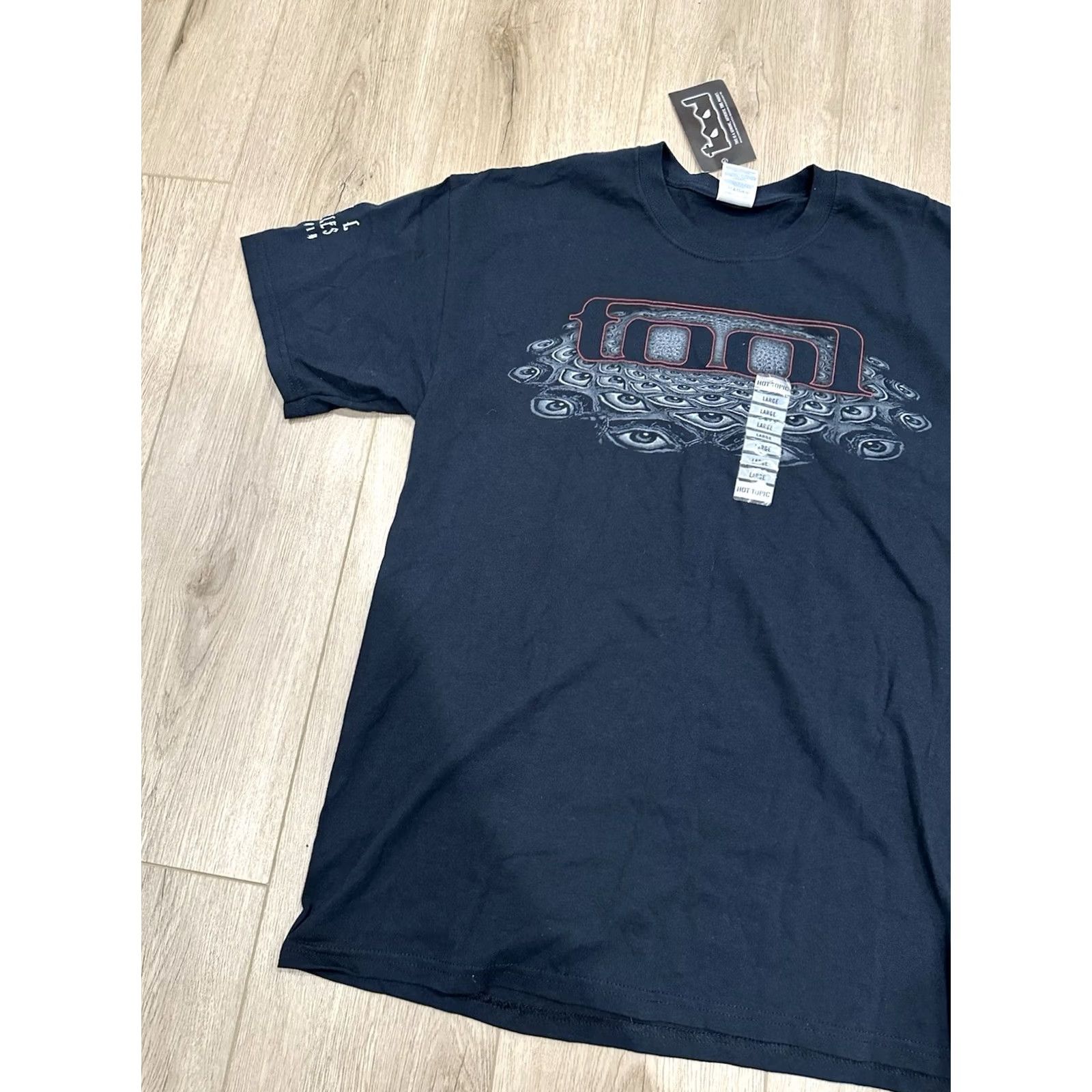 Gildan NWT Vintage Tool 2010 Shirt Mens Large Black Eye Double Sided Los Angeles Size US L / EU 52-54 / 3 - 3 Thumbnail