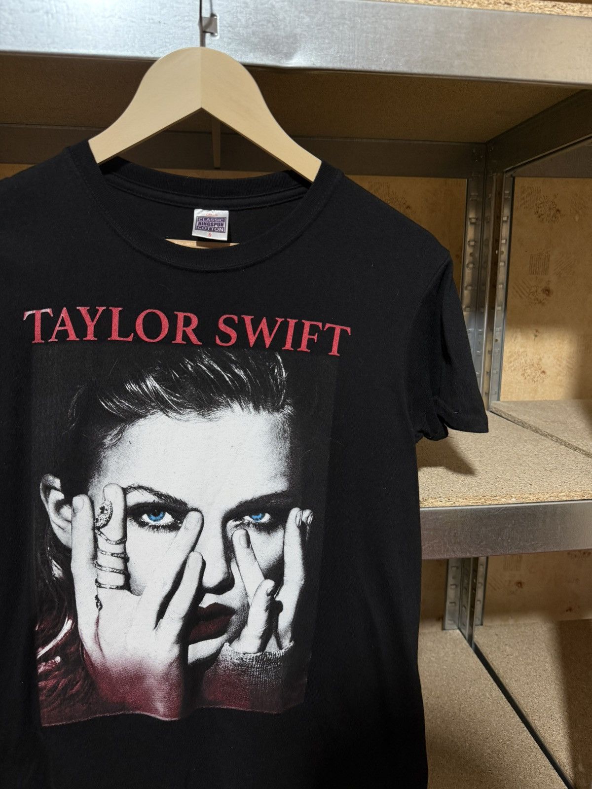 Band Tees × Rap Tees Vintage Taylor Swift Reputation Stadium UK Tour 2018 T-Shirt Size US S / EU 44-46 / 1 - 3 Thumbnail