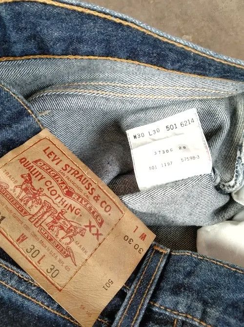 Levi's 90s Vintage Levis 501 Made In USA Distressed Jeans 29x30 Size US 29 - 9 Thumbnail