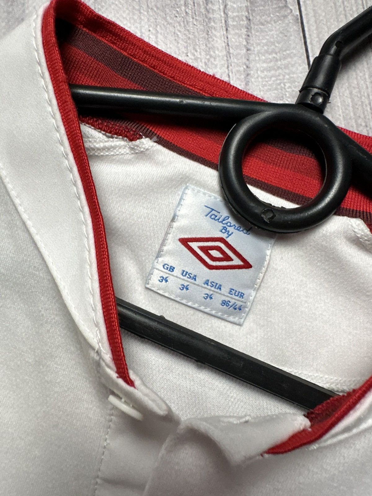 Umbro × Vintage Vintage Umbro England soccer jersey size S Size US S / EU 44-46 / 1 - 5 Thumbnail
