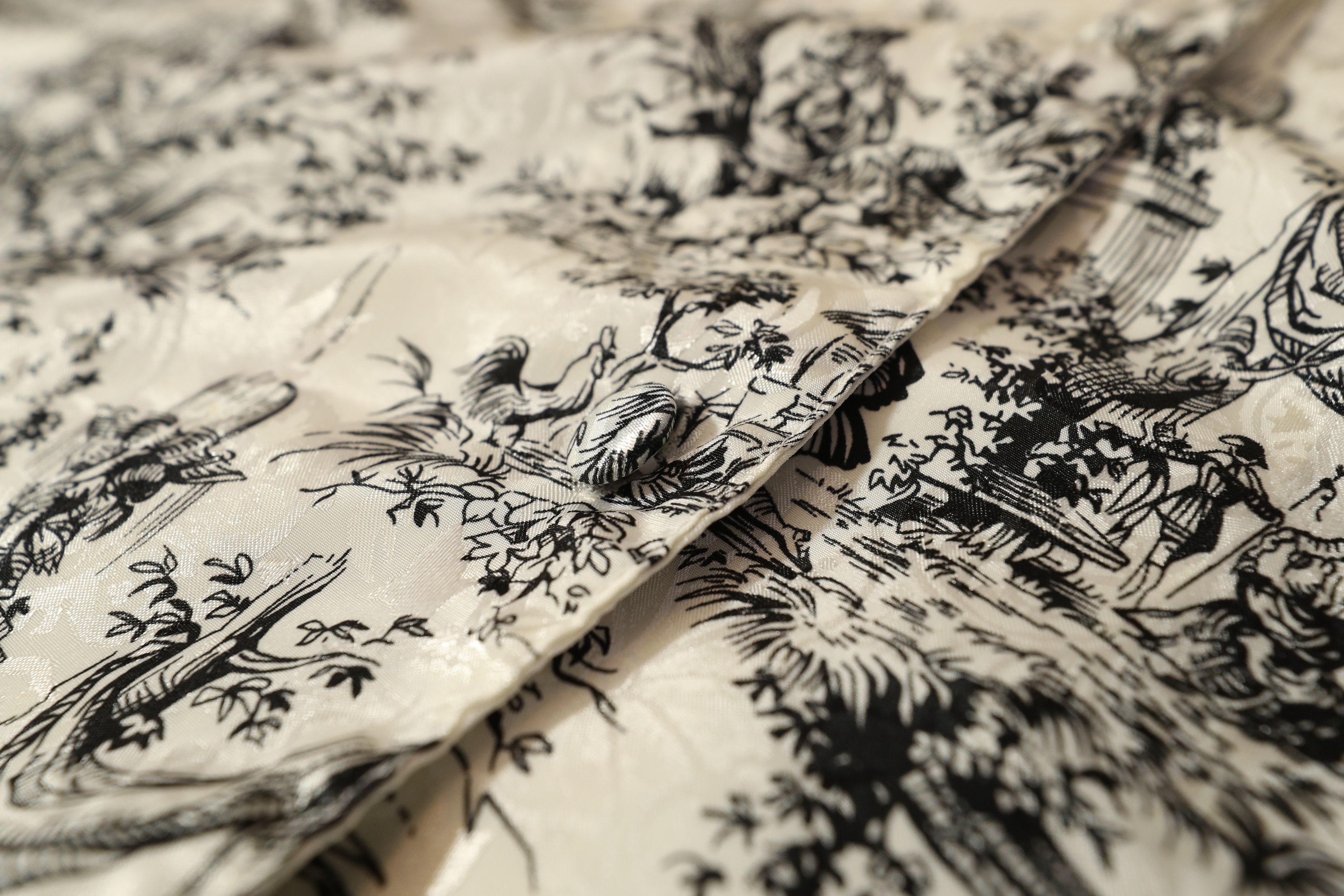 Vintage Vintage Silk Toile Print Button Up Shirt (S/P) Size S / US 4 / IT 40 - 6 Thumbnail