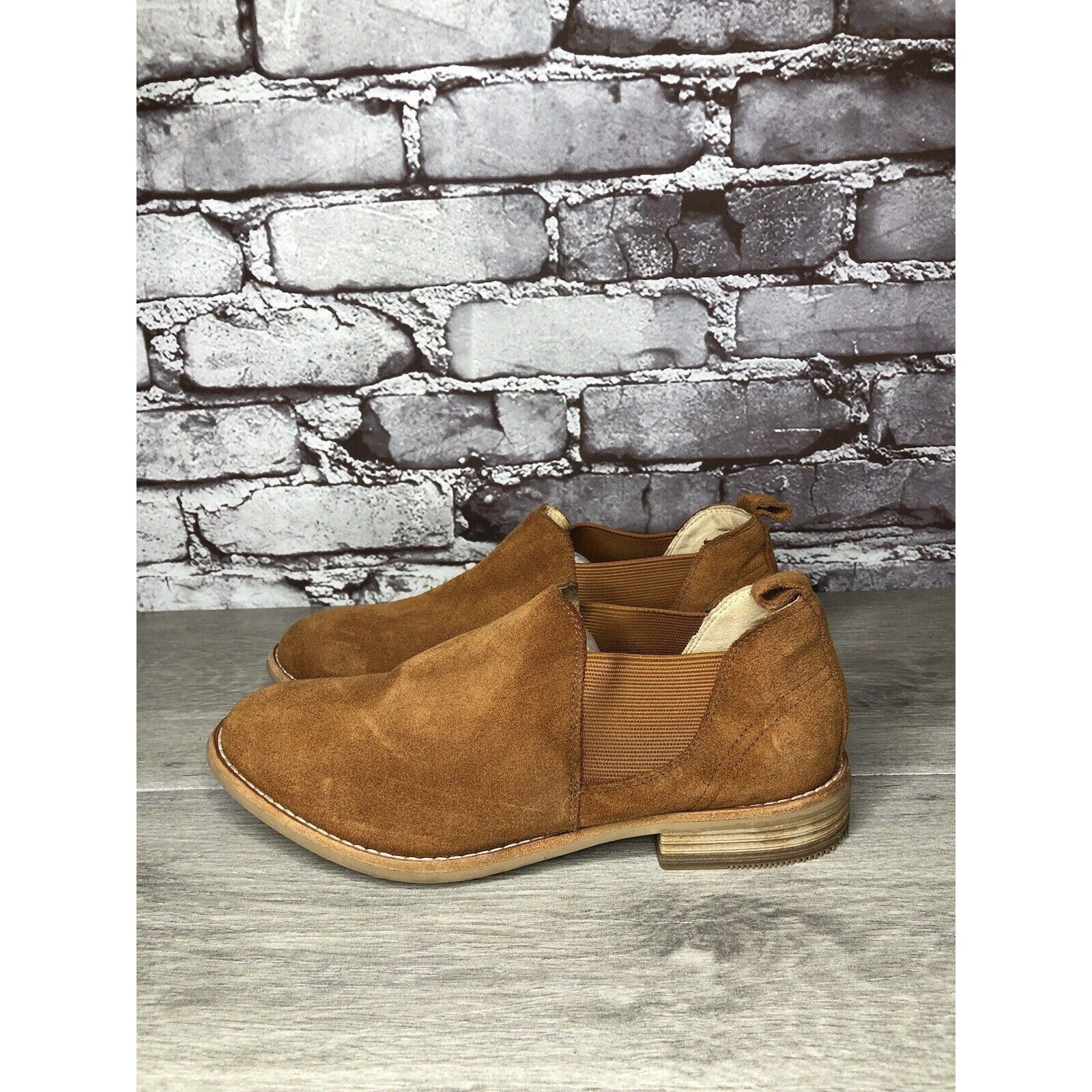 Clarks Clarks Camel Tan Suede Leather Block Heel Low Cut Booties Wo Size US 7 / IT 37 - 1 Thumbnail