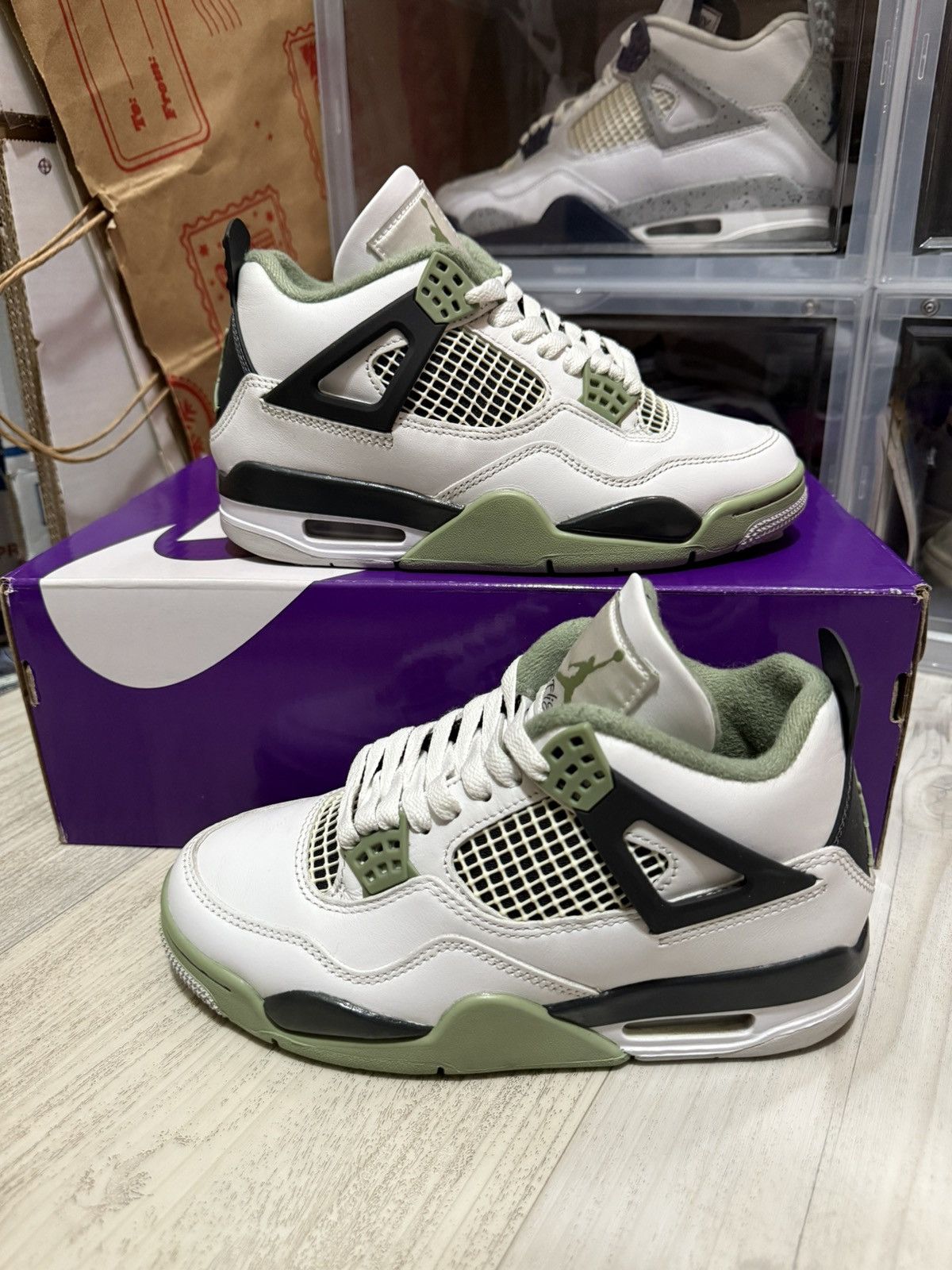 Jordan Brand Air Jordan 4 Retro Seafoam Size US 5.5 / IT 35.5 - 2 Thumbnail