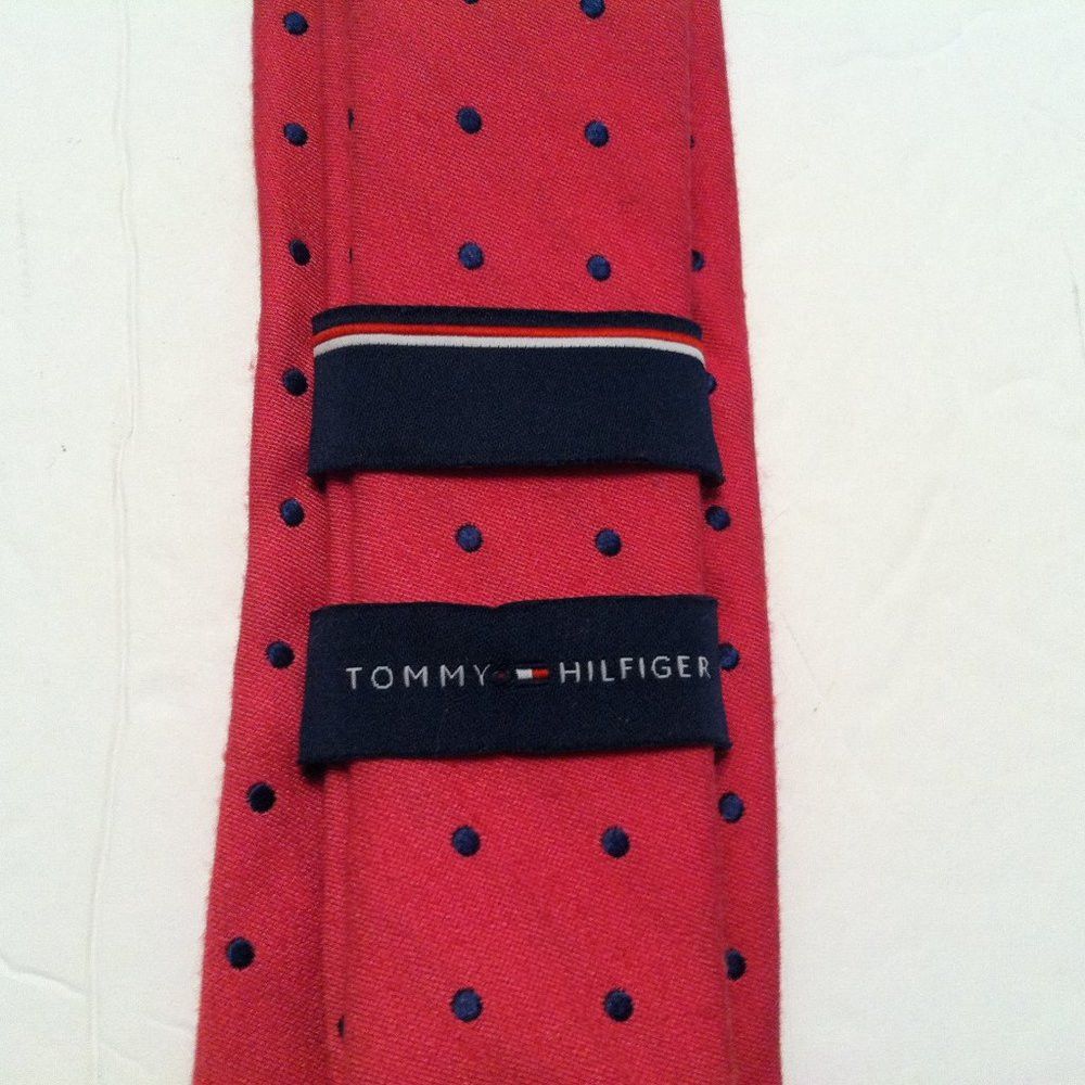 Tommy Hilfiger TOMMY HILFIGER MEN'S NEW DEEP PINK TIE WIDTH: 2 1/2" Size ONE SIZE - 3 Thumbnail