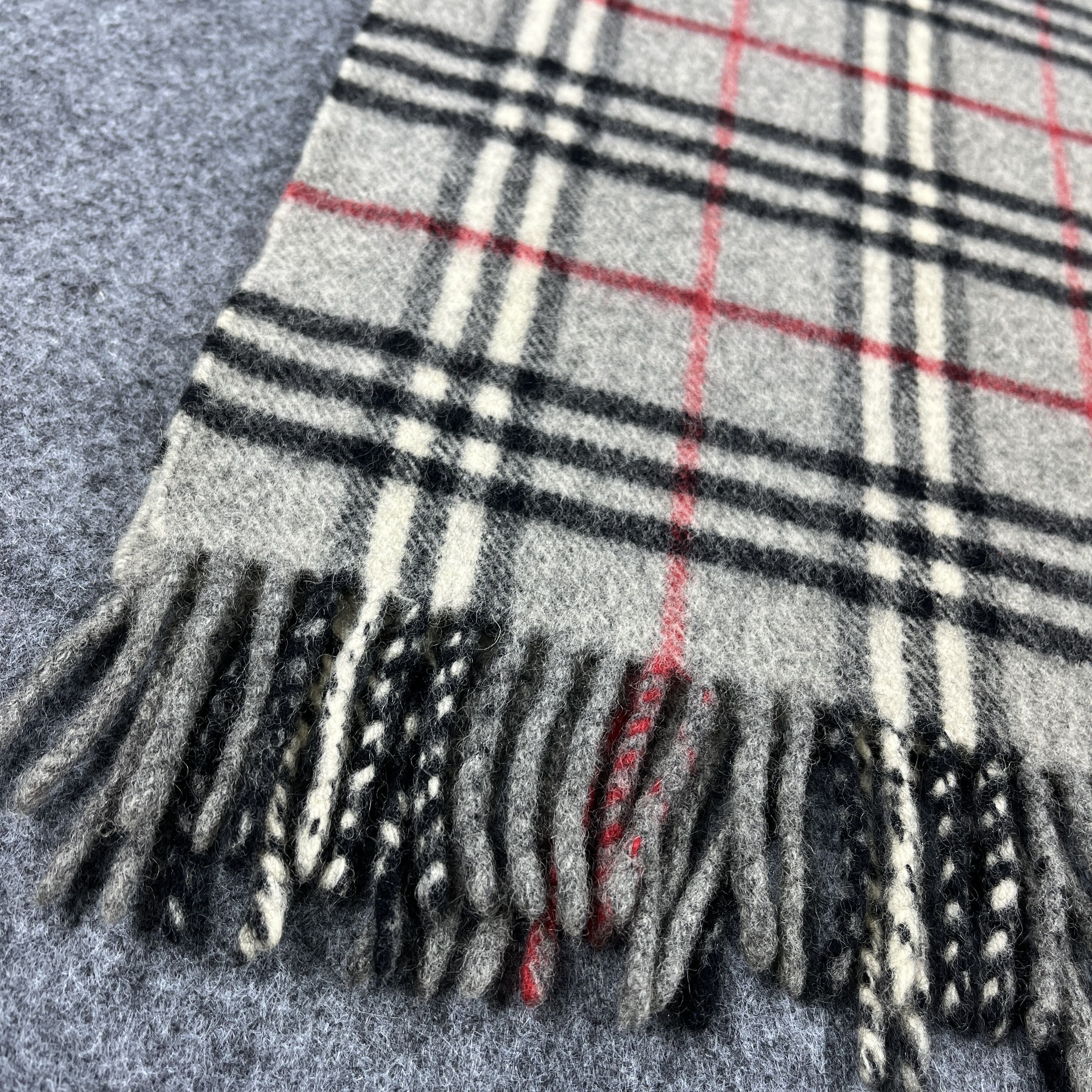Burberry × Vintage Vintage Burberry Scarf / Muffler / Neckwear T1144 Size ONE SIZE - 11 Thumbnail