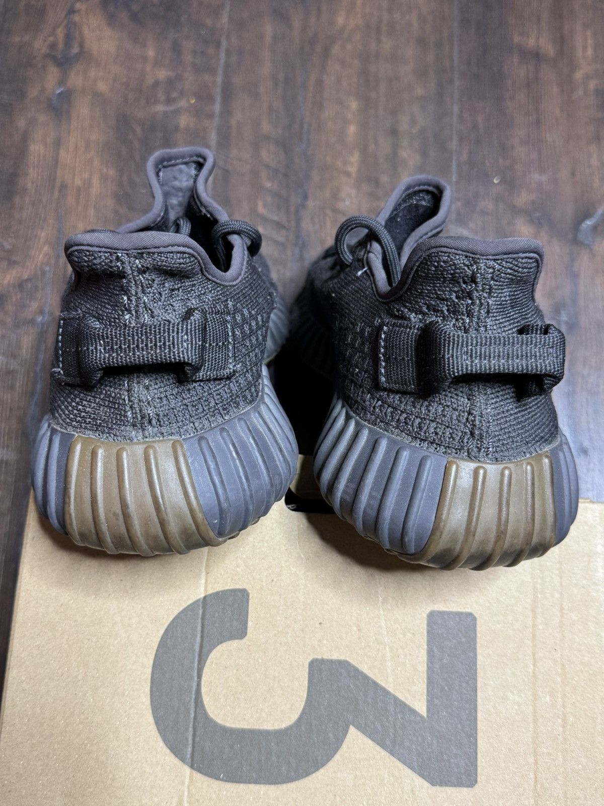 Yeezy Adidas Yeezy Boost 350 V2 Cinder 6.5Men/8.5 Women Used Size US 6.5 / EU 39-40 - 4 Thumbnail