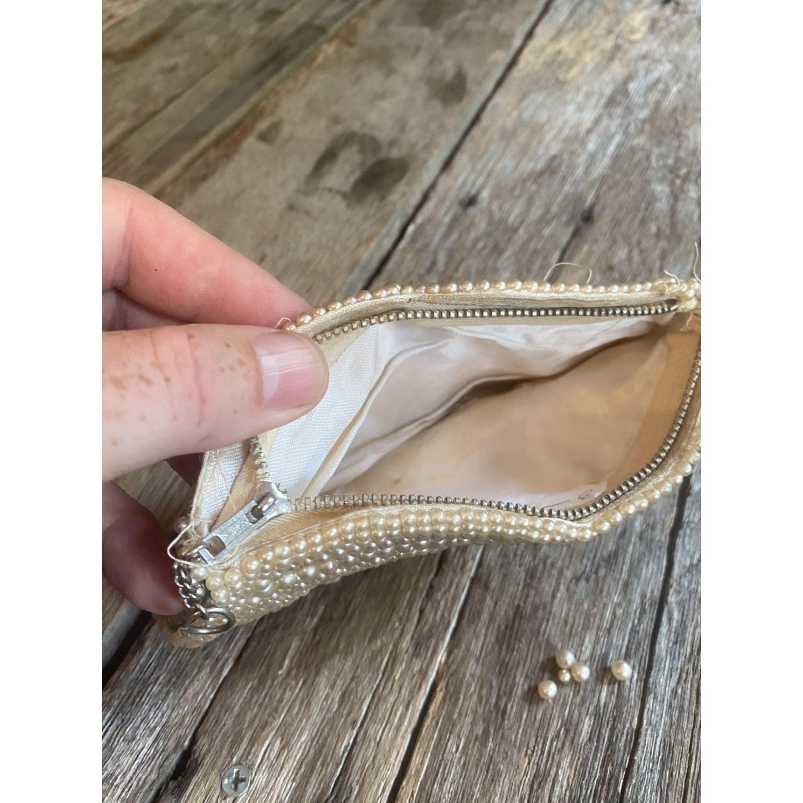 Vintage VINTAGE Sarne California Pearl Handbeaded Zip Clutch Handbag Japan Clutch Ivory Art Deco Beaded 1940s Formal Women's/Girls? Size ONE SIZE - 6 Thumbnail