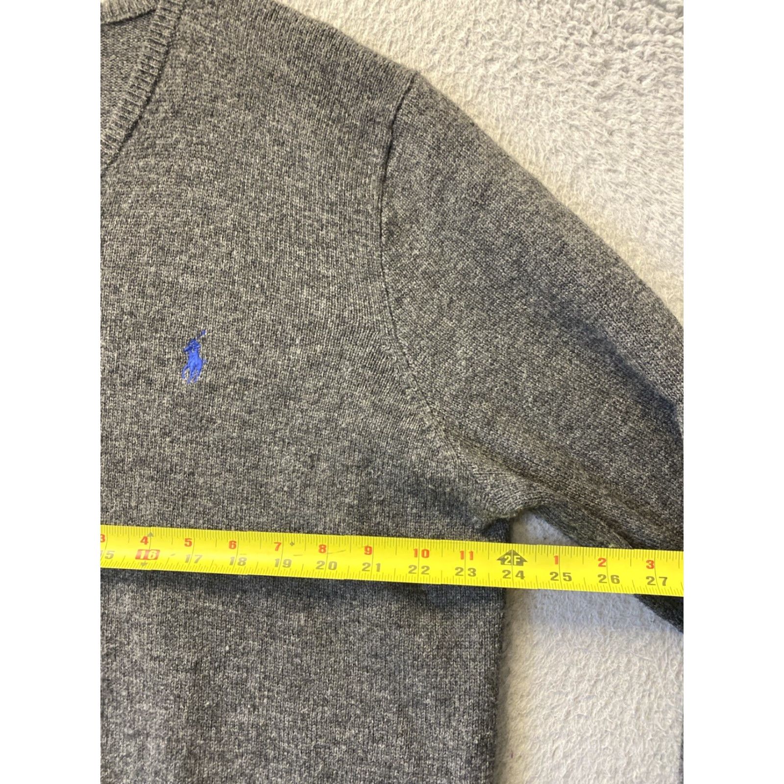 Polo Ralph Lauren VINTAGE Polo Ralph Lauren Men’s XL Sweater Pullover Wool V-Neck Embroidered Logo Gray All Seasons Size US XL / EU 56 / 4 - 4 Thumbnail