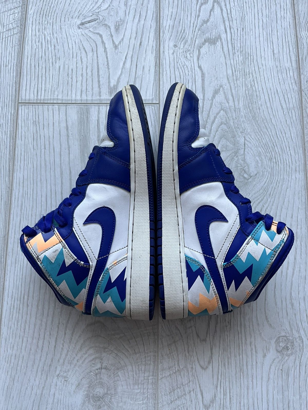 Jordan Brand Nike Air Jordan 1 Mid Geometric Blue White Size US 6.5 / EU 39-40 - 10 Thumbnail