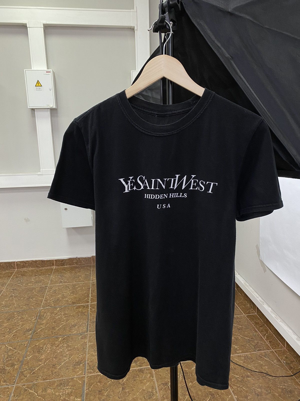 4GSELLER 🇺🇸 Ye Saint West Hidden Hills USA Kanye West T-Shirt Y2K Size US M / EU 48-50 / 2 - 1 Thumbnail