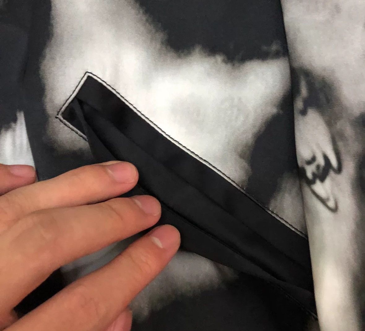 Saint Laurent Paris × Yves Saint Laurent Saint Laurent SLP18SS Inkjet Silk Jacket2412-Nextarrow Size US M / EU 48-50 / 2 - 3 Thumbnail