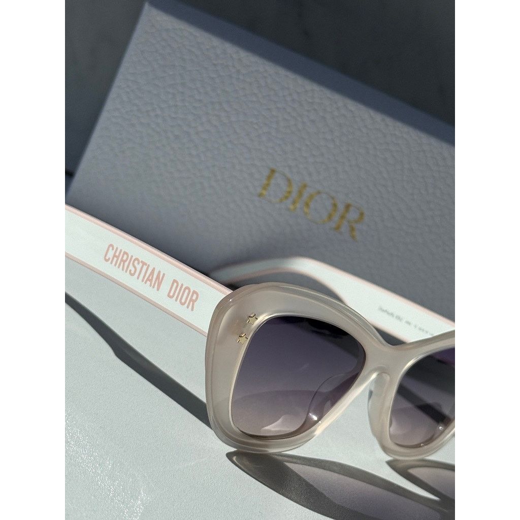Dior NEW Dior Pacific B3U Logo Sunglasses Cat Eye Milky Pink Size ONE SIZE - 8 Thumbnail