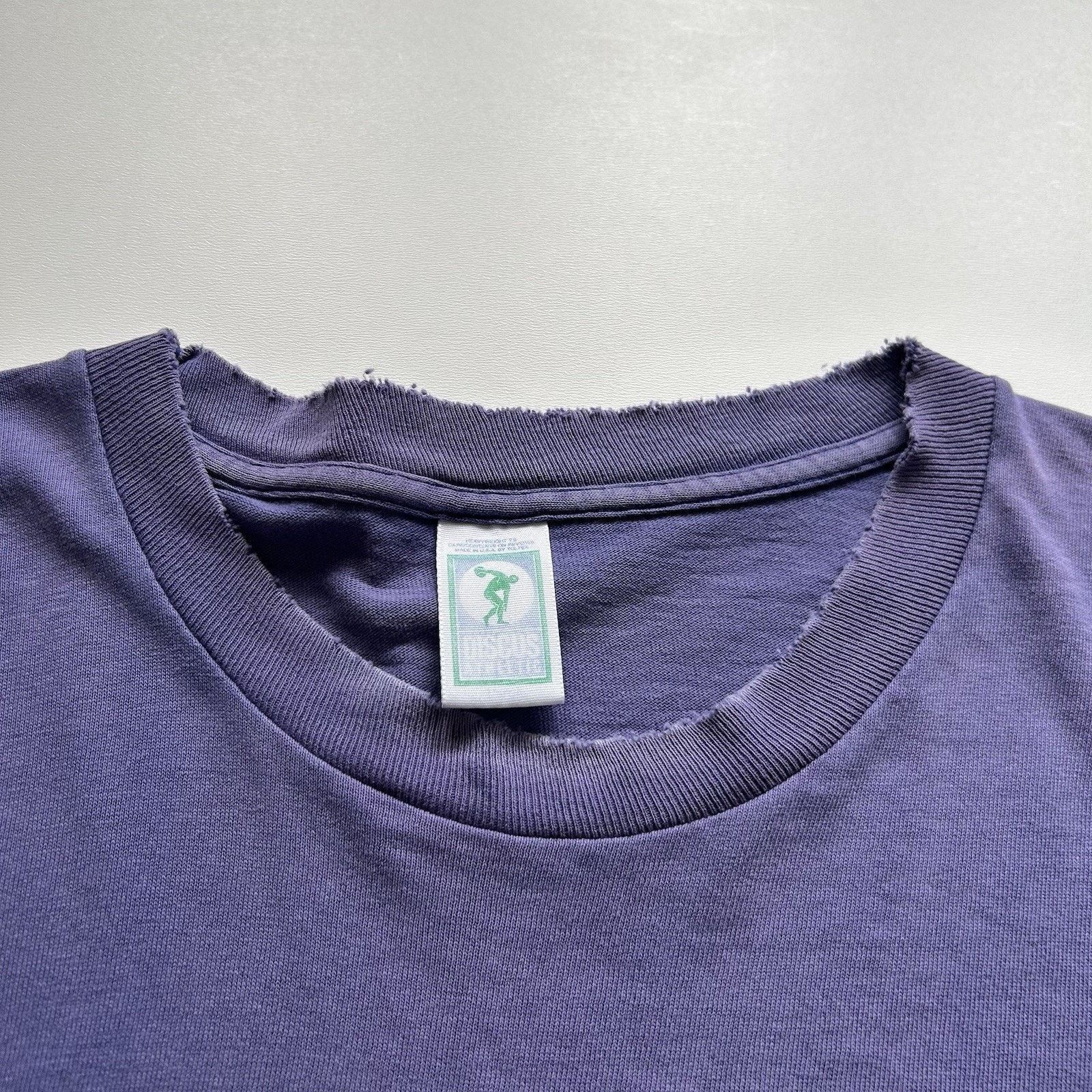 Vintage Vintage Faded Navy Blue Blank T Shirt Large 90s Cotton Rare Size US L / EU 52-54 / 3 - 6 Thumbnail