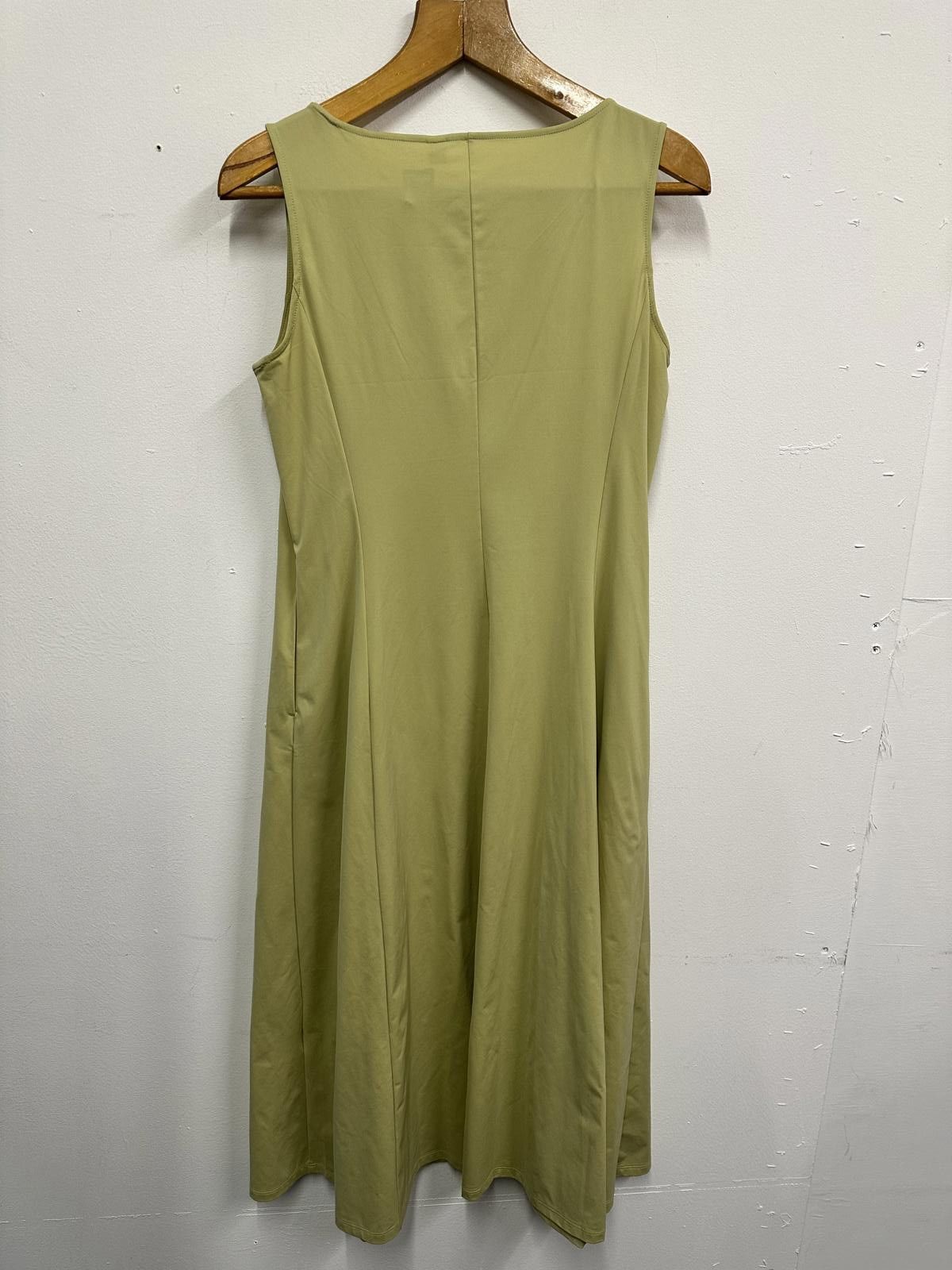 Uniqlo Uniqlo Sleeveless Midi Dress in Light Green, Size M Size M / US 6-8 / IT 42-44 - 3 Thumbnail