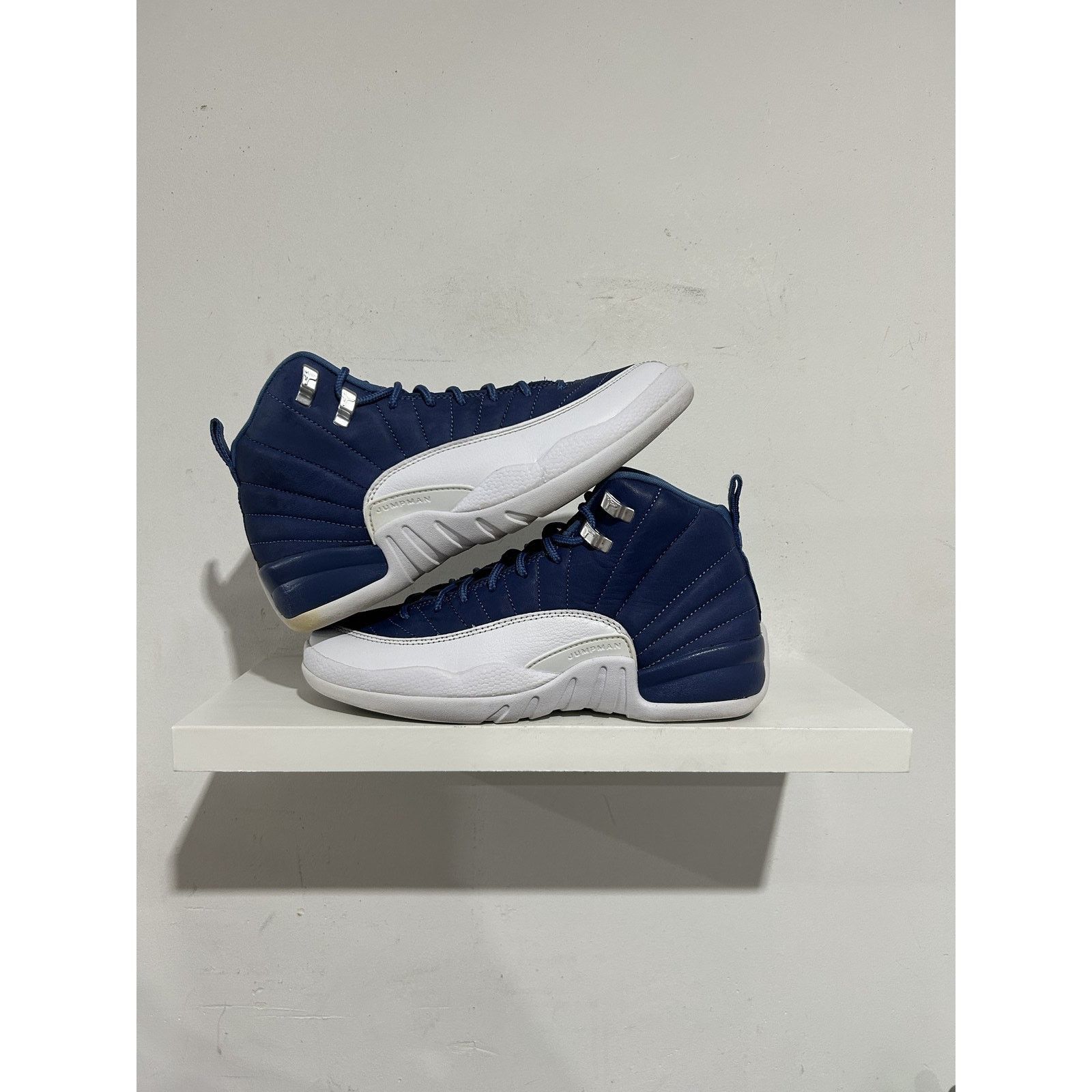 Jordan Brand JORDAN 12 INDIGOO SIZE 7 PREOWNED Size US 7 / EU 40 - 1 Thumbnail