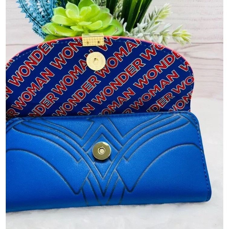 Disney Loungefly DC Wonder Woman Lasso of Truth Cosplay Trifold Wal Size ONE SIZE - 3 Thumbnail