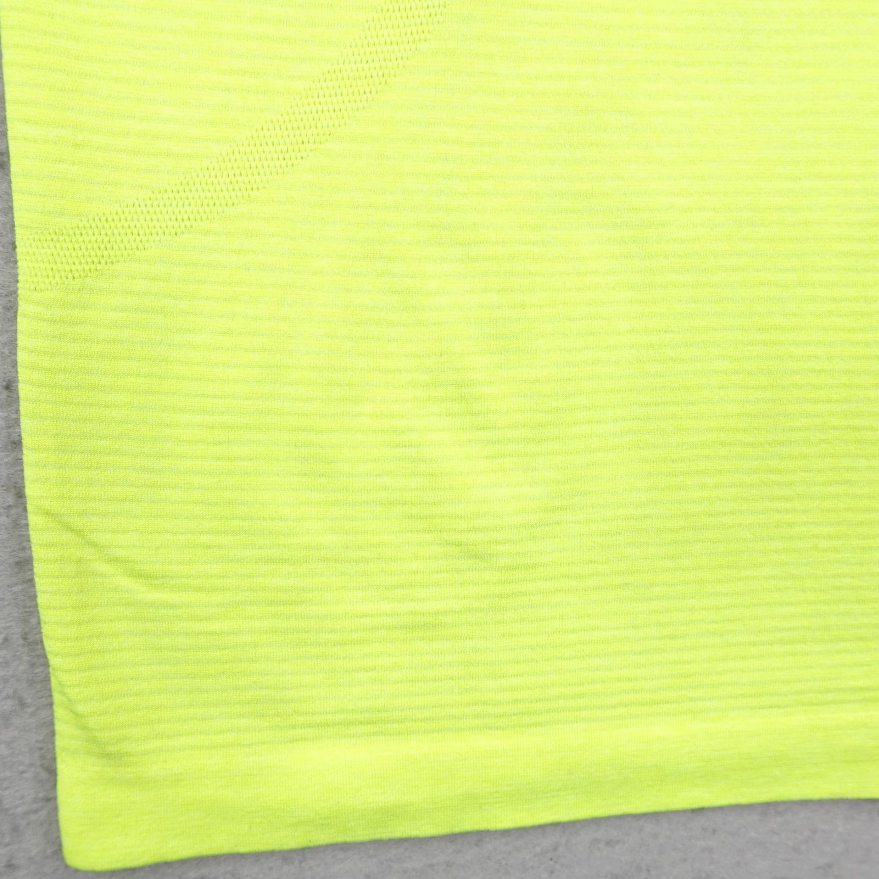 Lululemon Lululemon Shirt Womens 4 Neon Yellow Swiftly Tech Performance Athletic Gym Top Size S / US 4 / IT 40 - 4 Thumbnail
