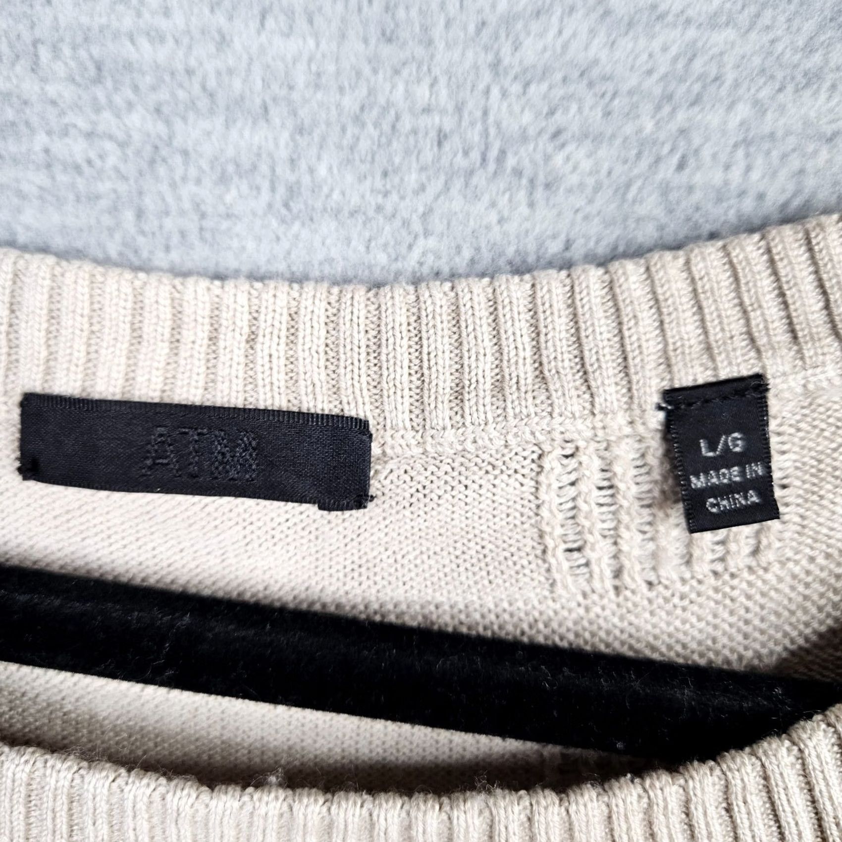 Vintage ATM Women’s Knit Sweater Long Sleeve Pull Over L Beige Cashmere Silk Wool Logo V-Neck All Seasons Regular Pullover Modern Shirt Mens Womens Boys Girls Size L / US 10 / IT 46 - 3 Thumbnail