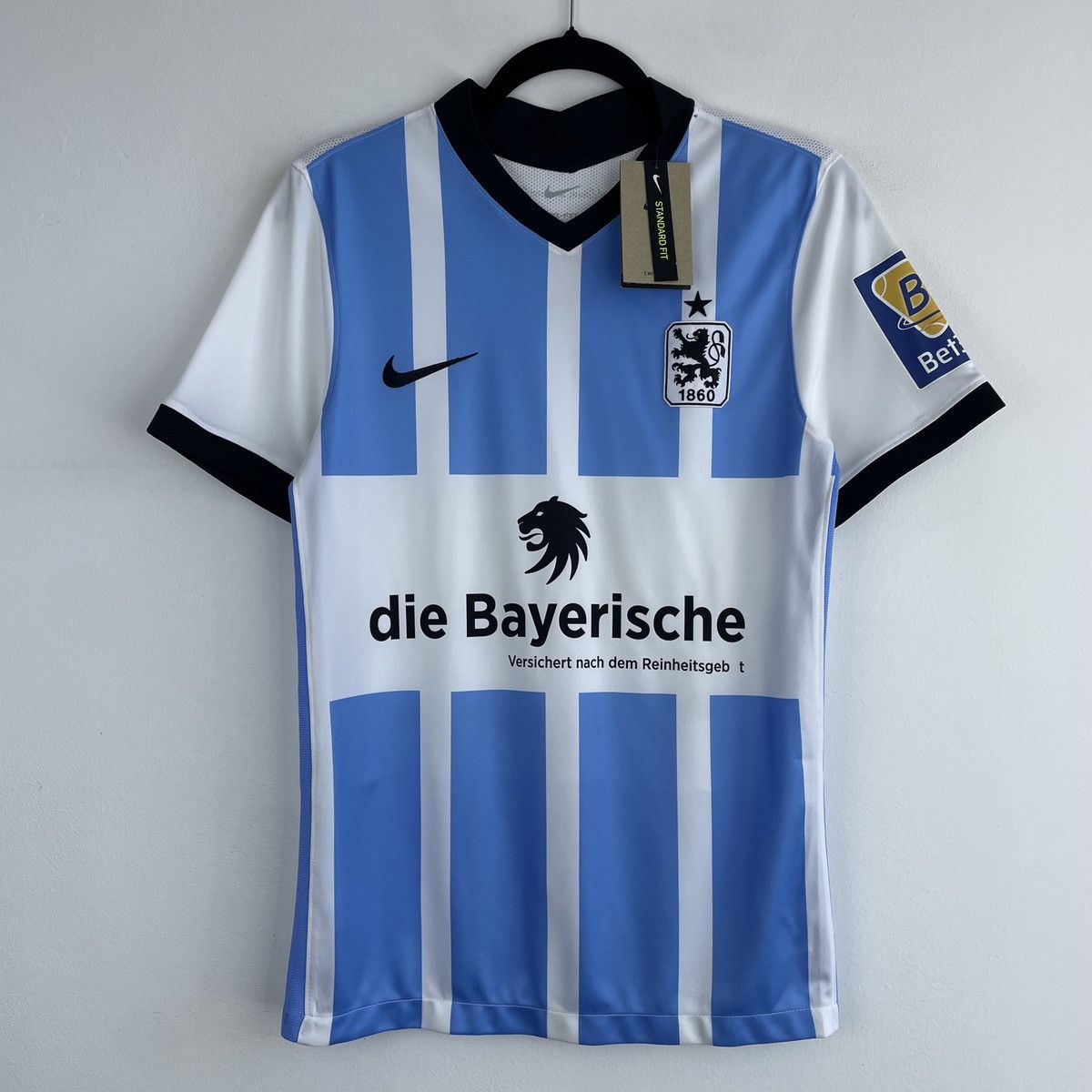 Nike TSV 1860 Munich Home Nike Jersey Shirt 2021/2022 size S Size US S / EU 44-46 / 1 - 1 Thumbnail