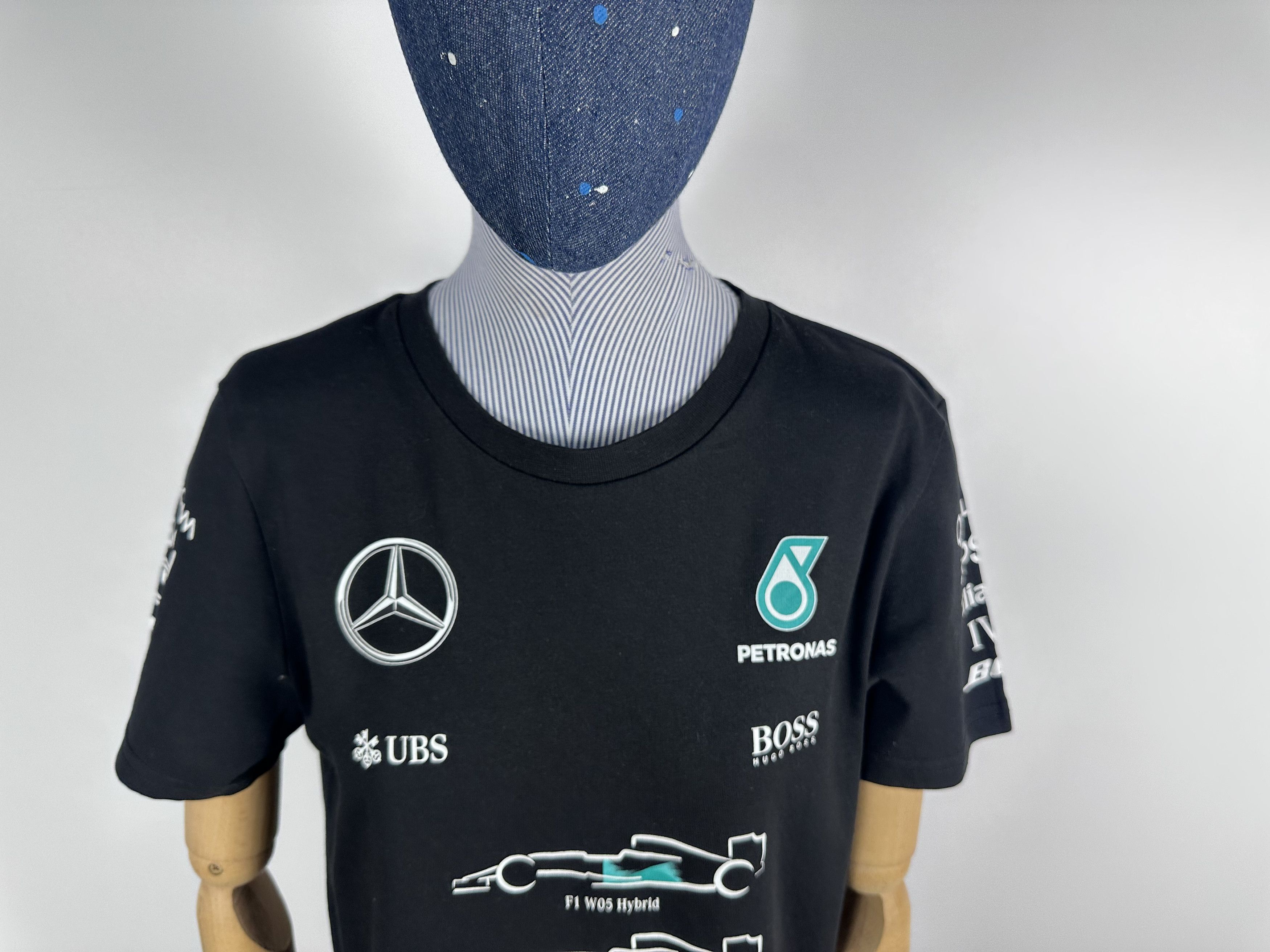 Mercedes-Benz Mencedes Petronas AMG F1 Team 2016 Racing T Shirt Boss XS Size XS / US 0-2 / IT 36-38 - 2 Thumbnail