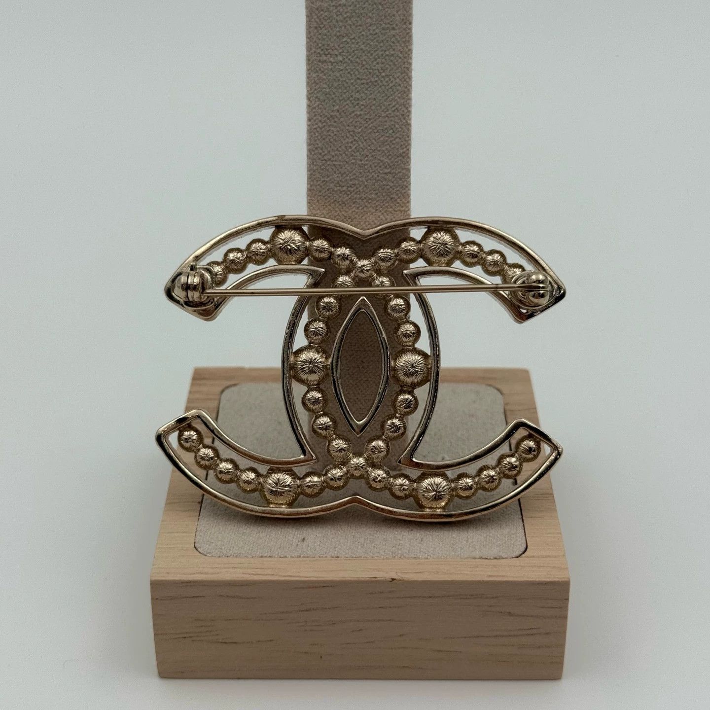 Chanel Chanel New Unused Brooch Size ONE SIZE - 4 Thumbnail
