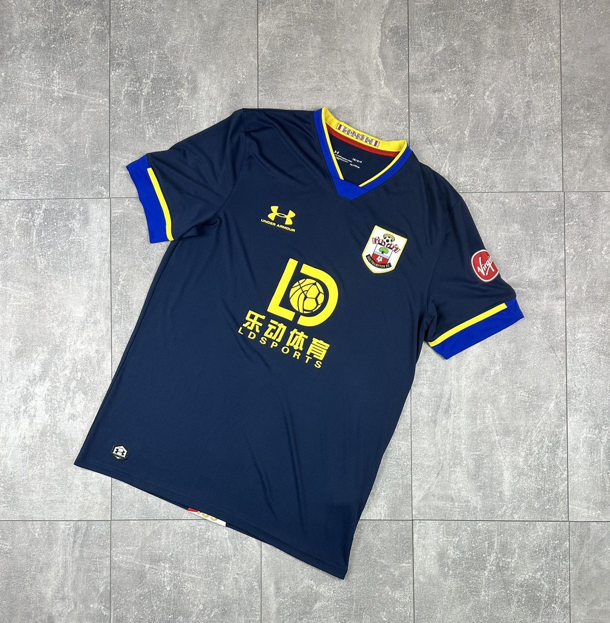 Under Armour Under Armour Southampton FC 2020/21 Away Soccer Jersey Size US L / EU 52-54 / 3 - 1 Thumbnail