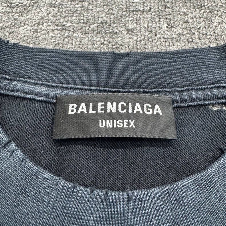 Balenciaga Balenciaga Worn out lettered print short sleeves with hole Size US XS / EU 42 / 0 - 2 Thumbnail